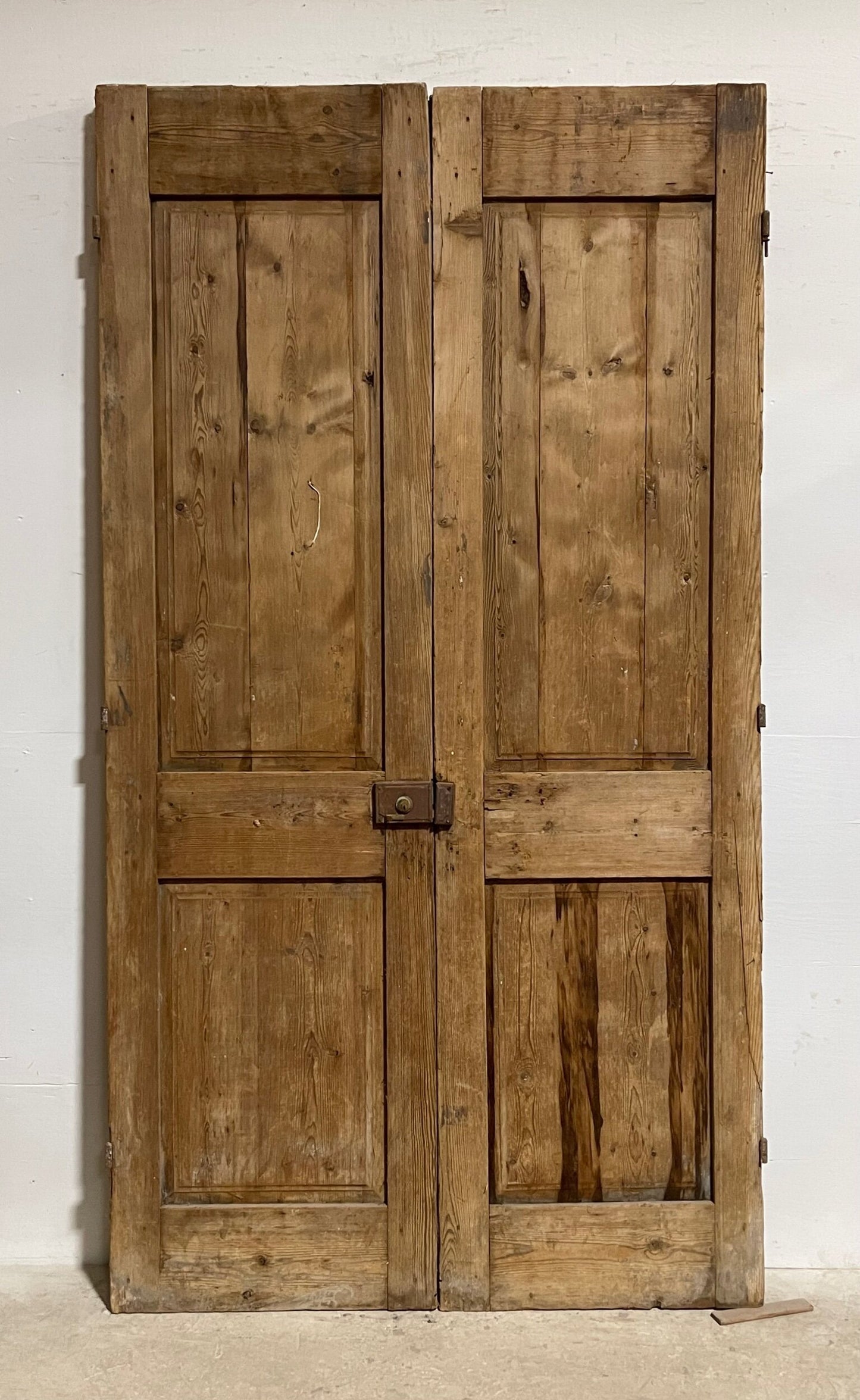 Antique French Panel Doors with Carvings (101.25 x 55) I017