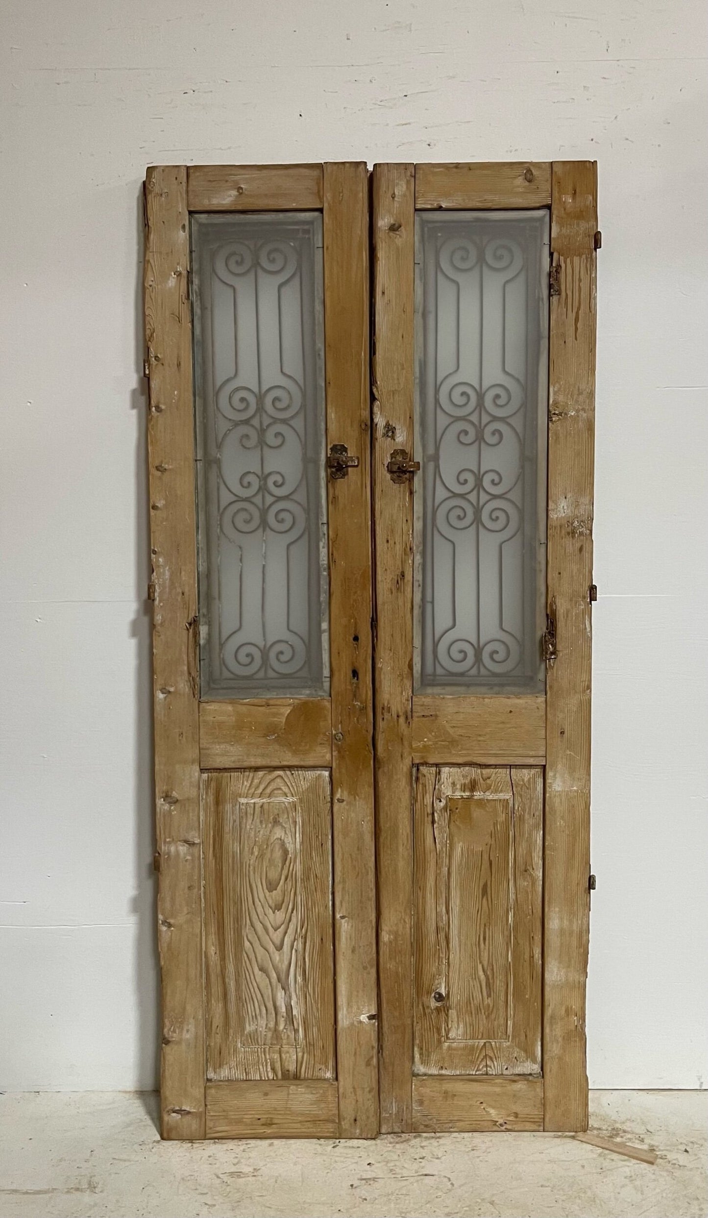Antique French doors (86.75X39.5) with metal G0001