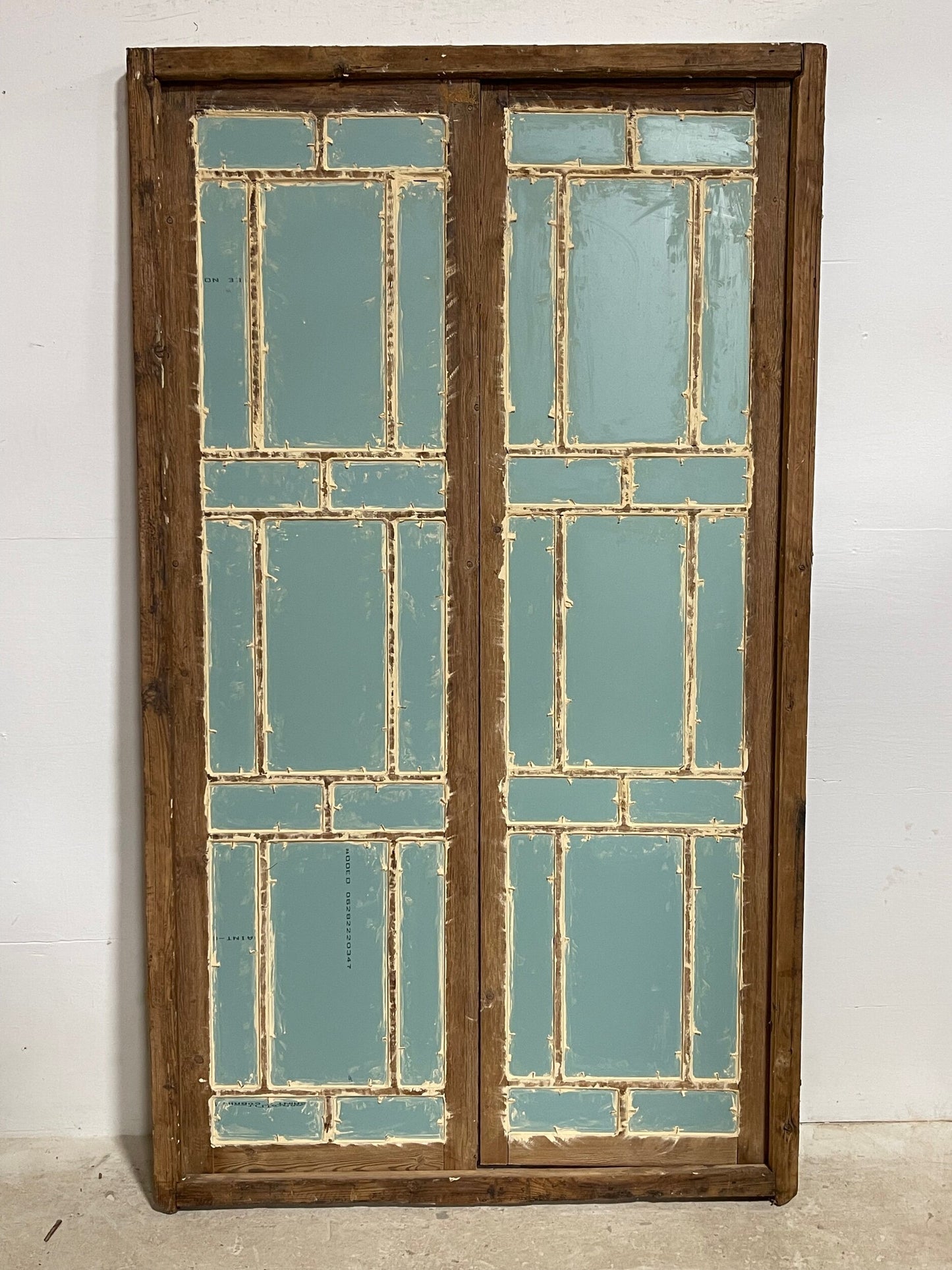 Framed mirror (81x46.75) H0281s