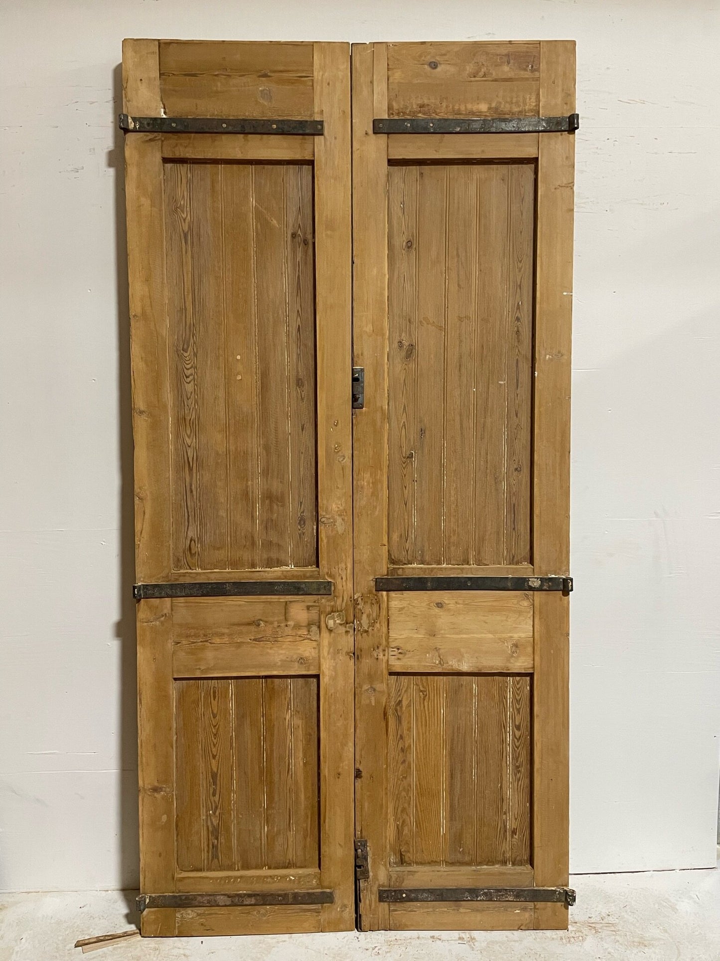 Antique French door (104x51.5) with carving D0212