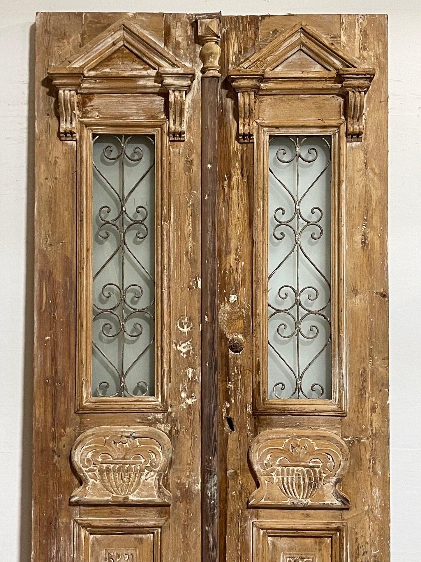 Antique French panel doors with metal (109.5 x 49) I029