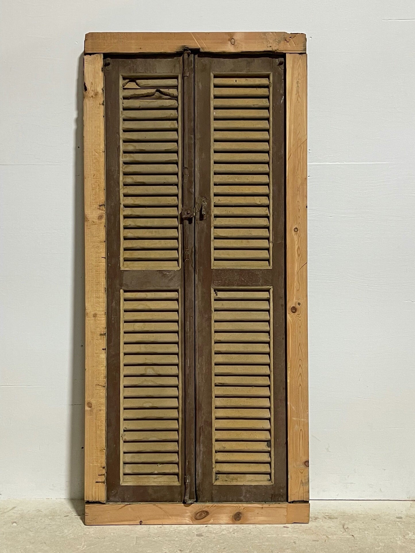 Shutter box (65x29.75) H0259s