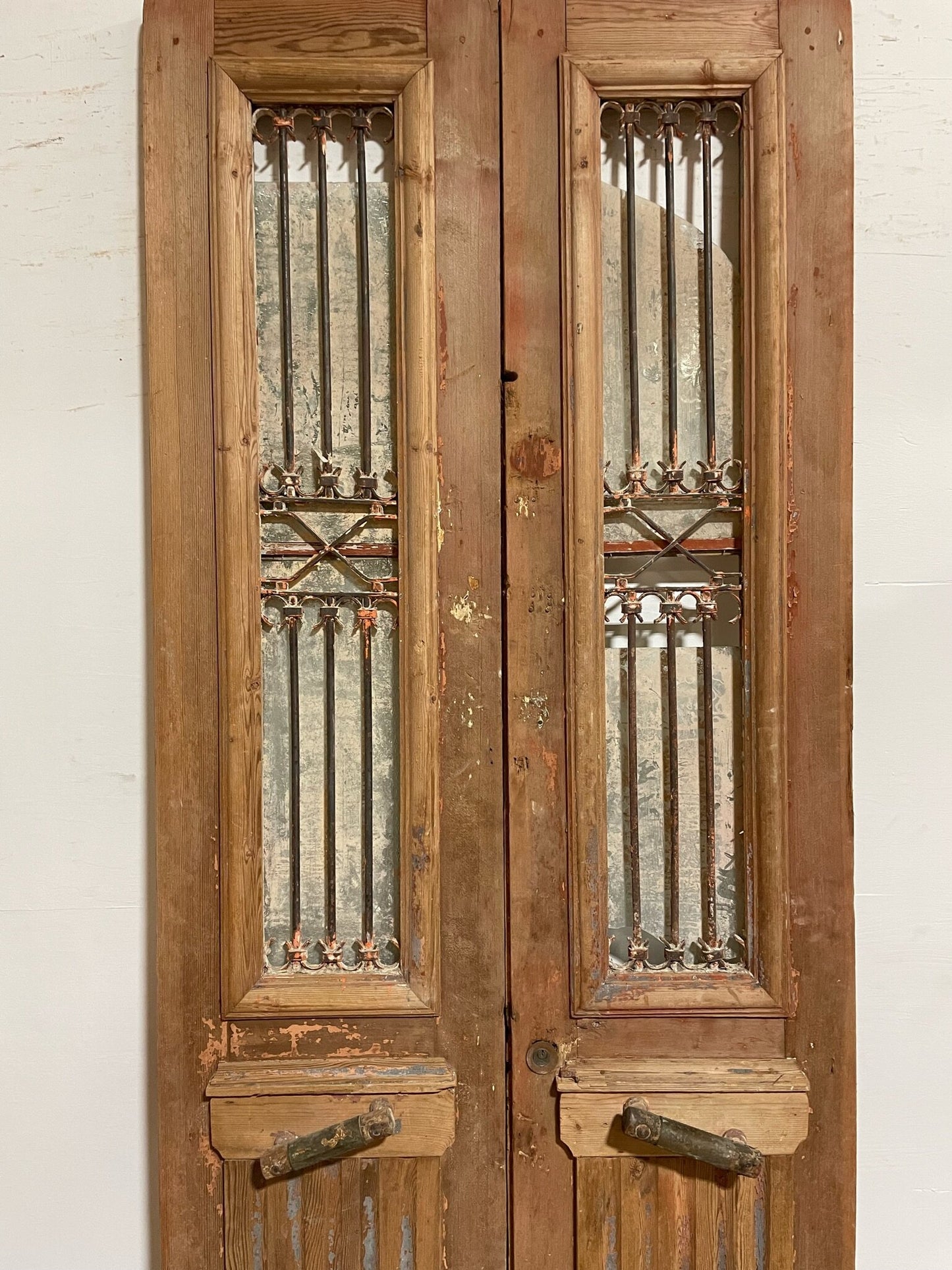 Antique French door (100x39.5) with metal E05