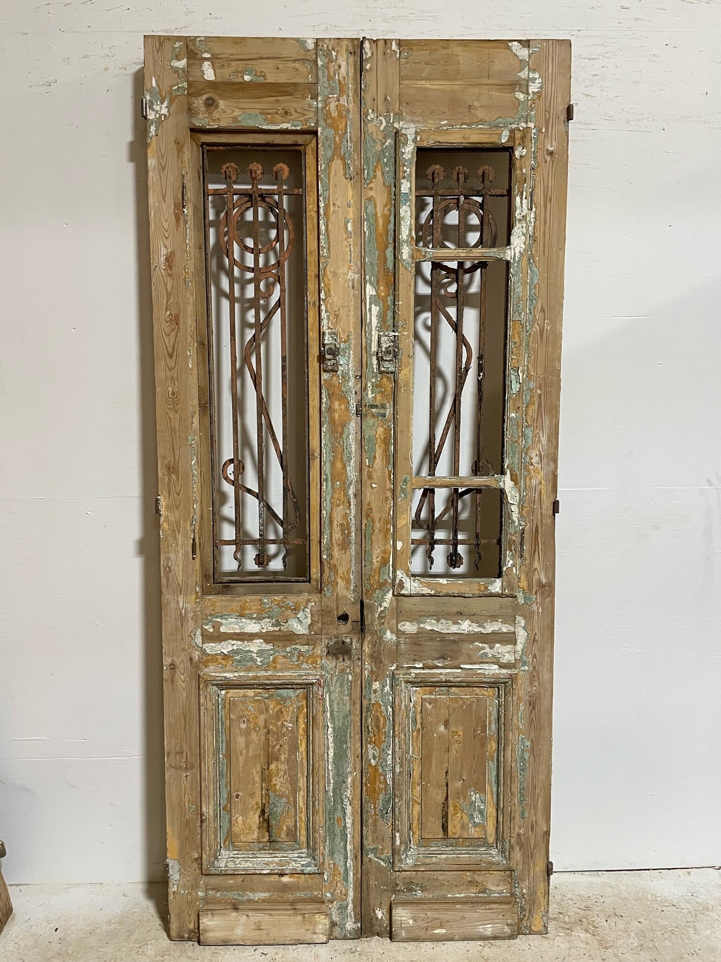 Antique French door (93.5x42) with metal E10