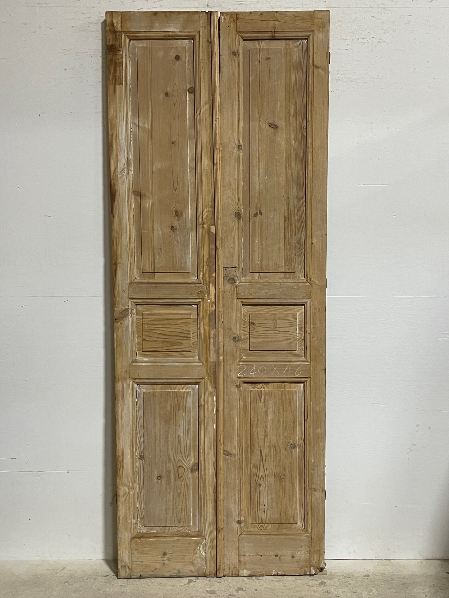 Antique French panel doors (95x35.75) I167