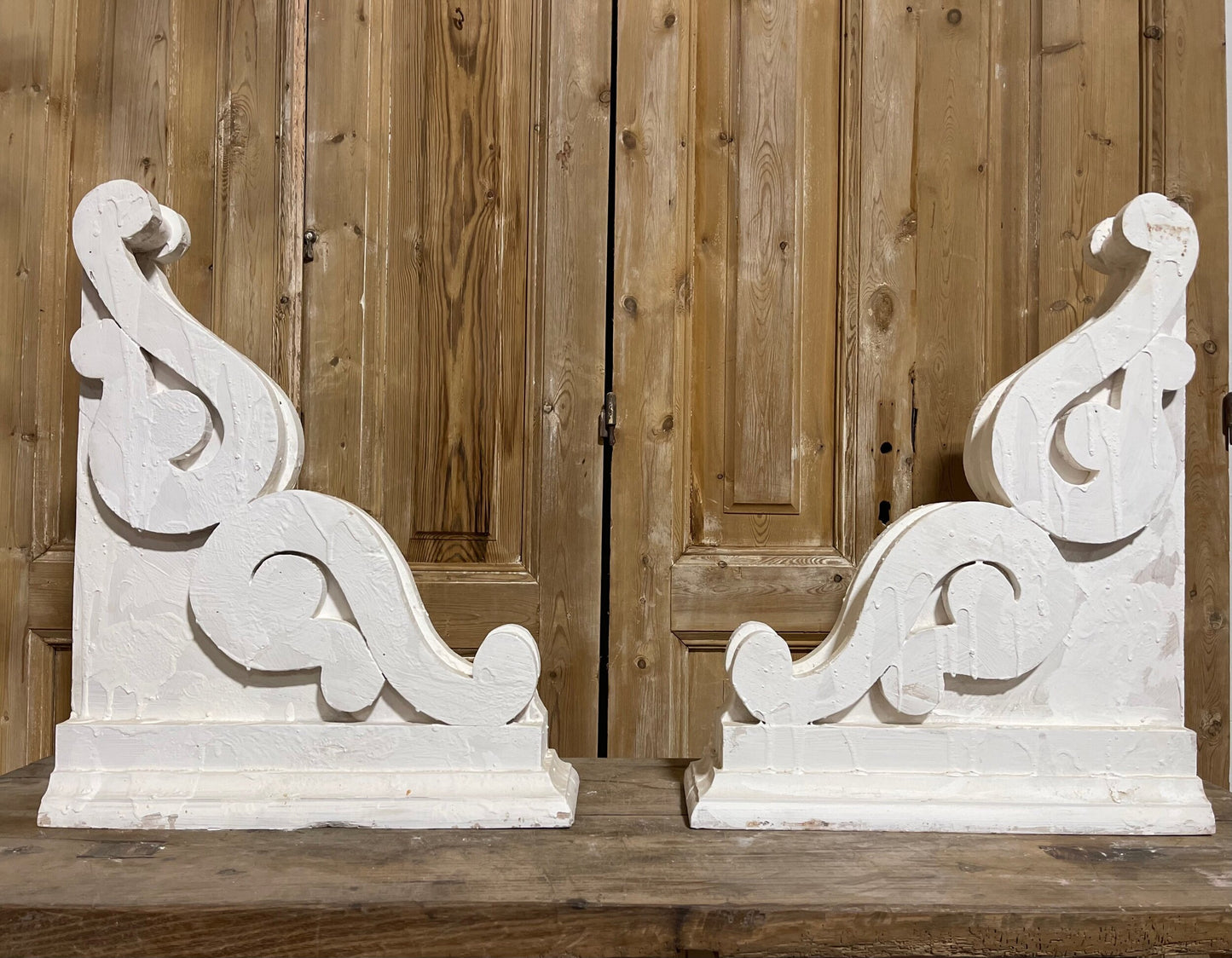 Corbel pair (H=24) (L=19.25) (W=9) C1s