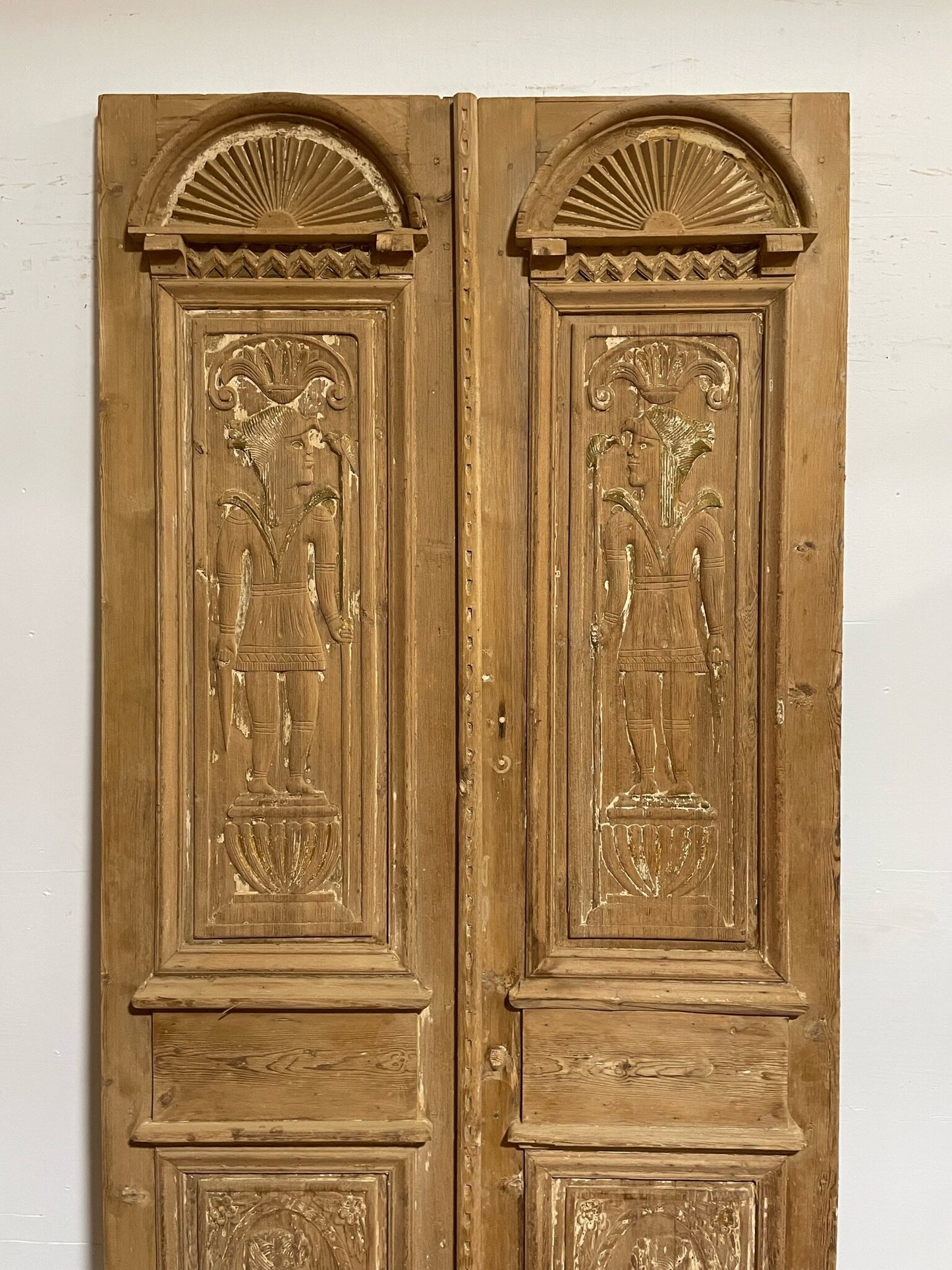Antique French door (104x51.5) with carving D0212