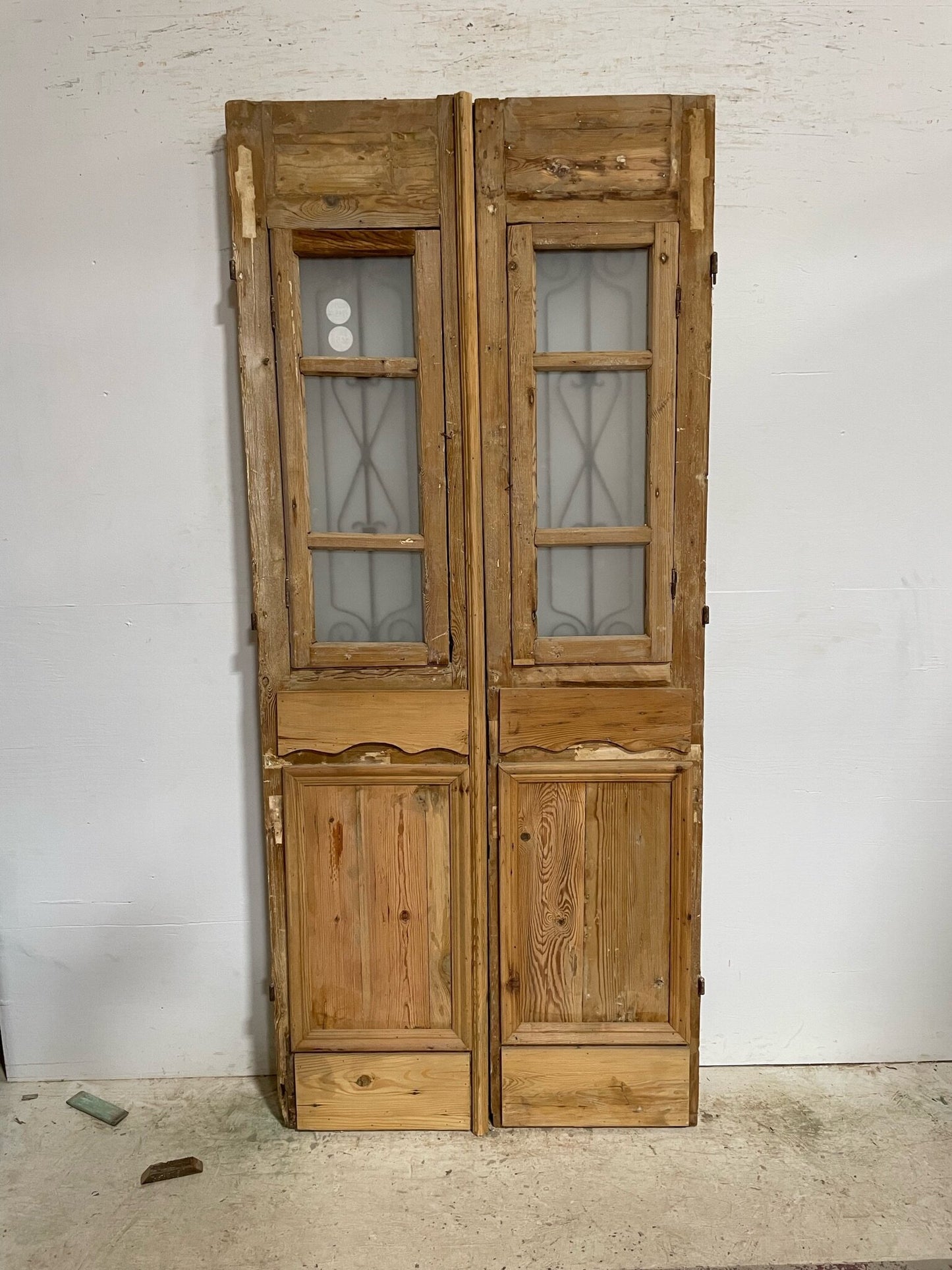 Antique French door (88x38.5) with metal F0895