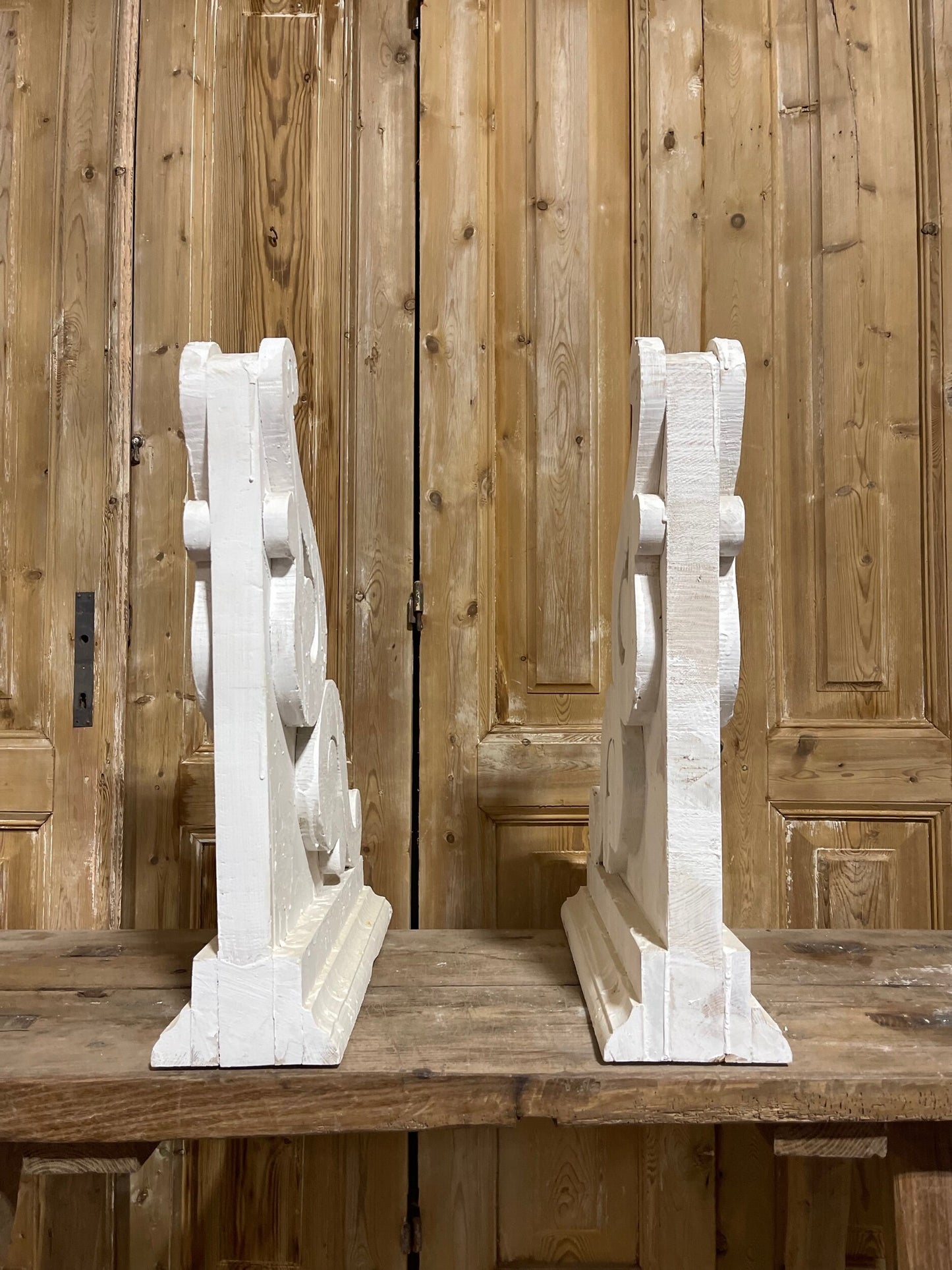 Corbel pair (H=24) (L=19.25) (W=9) C1s