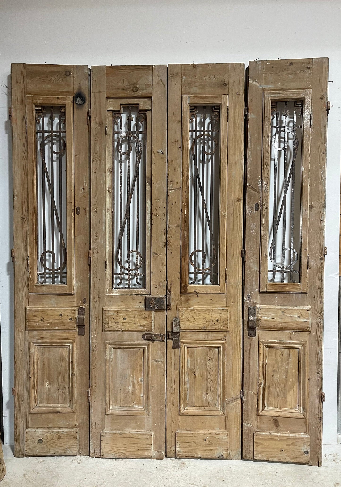 Antique French panel doors with metal (106x82.5) H0025s