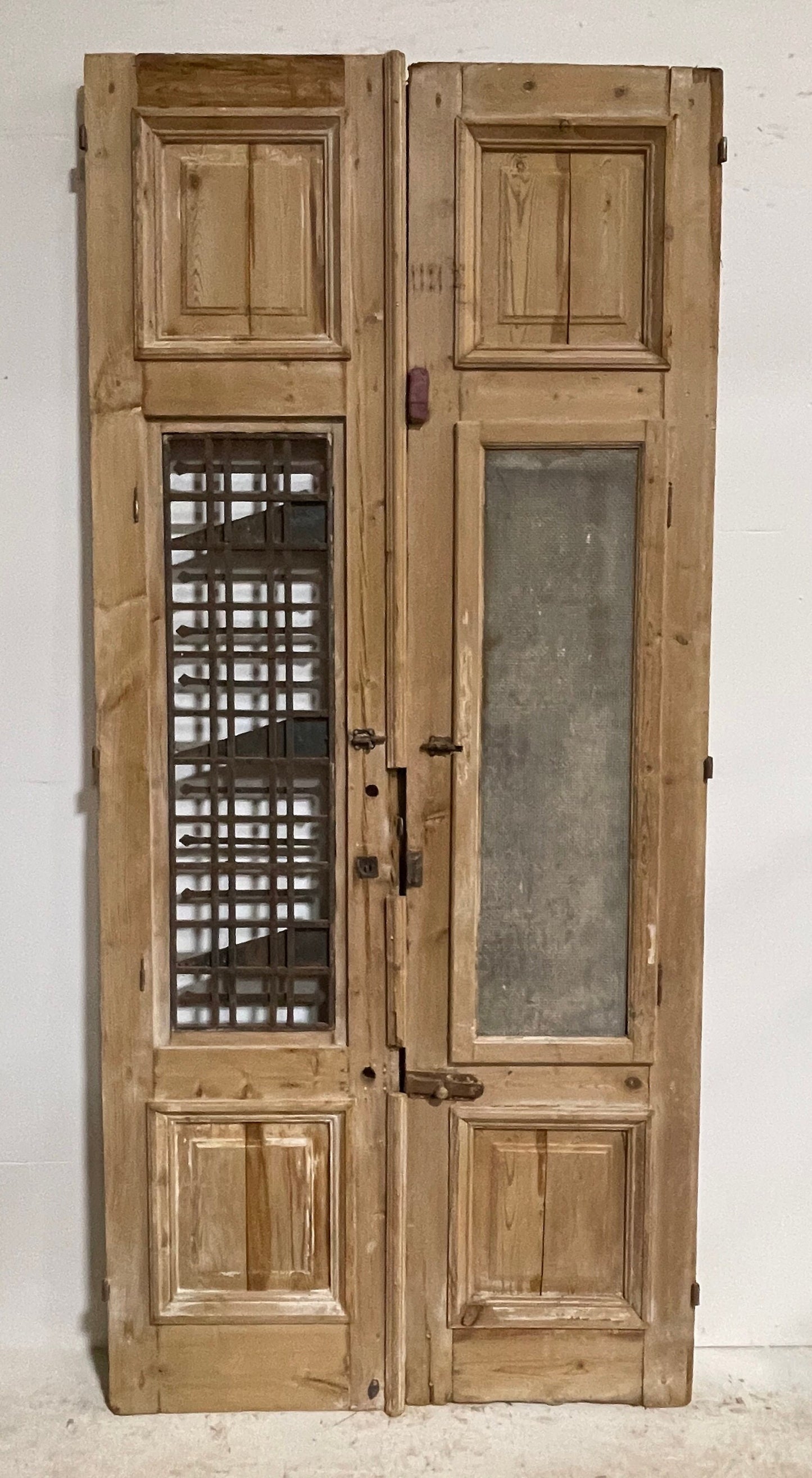 Antique French panel doors with metal (100.25x45) H0030s