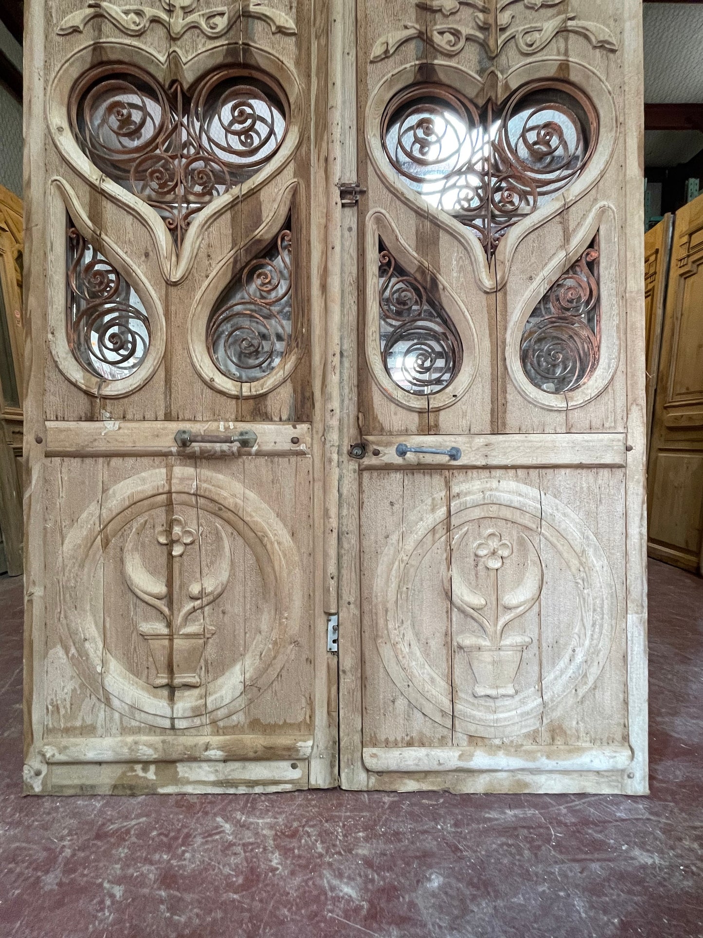 Antique French panel doors with metal (96x62) H0032s