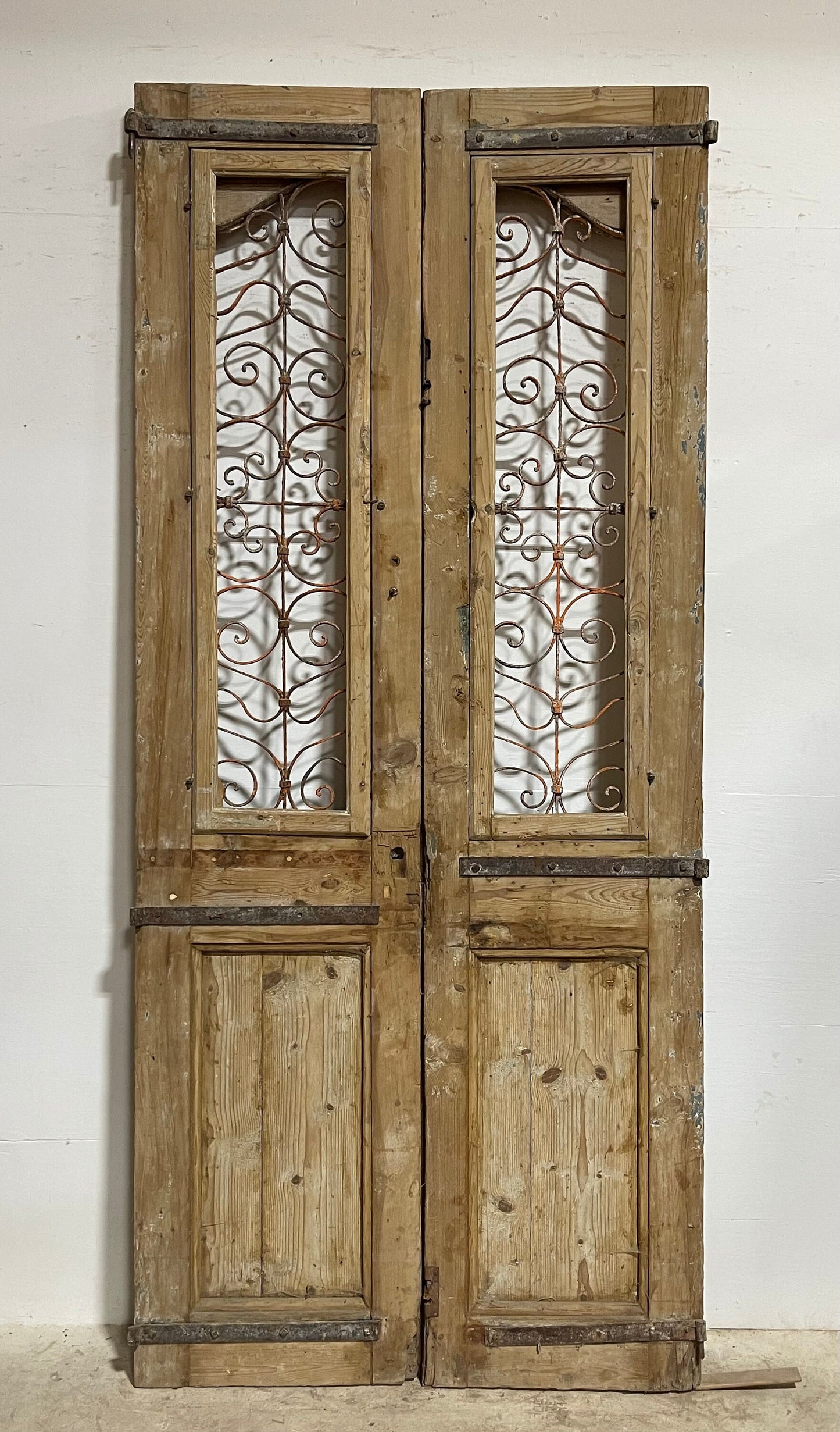 Antique French panel doors with iron (105.5x47) I002s