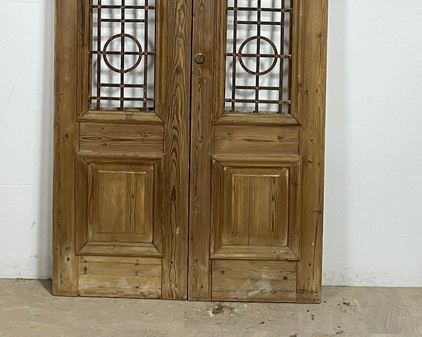Antique French panel doors with Metal (89x44.5) P105