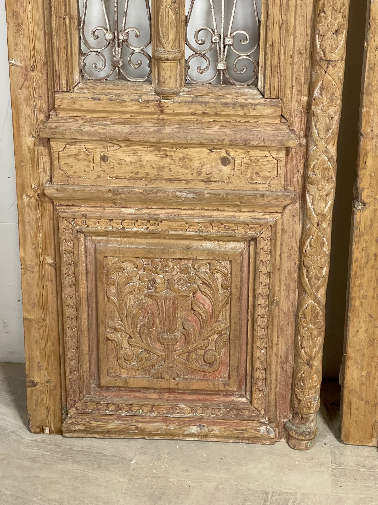 Antique French panel doors with Metal (103x55) P118
