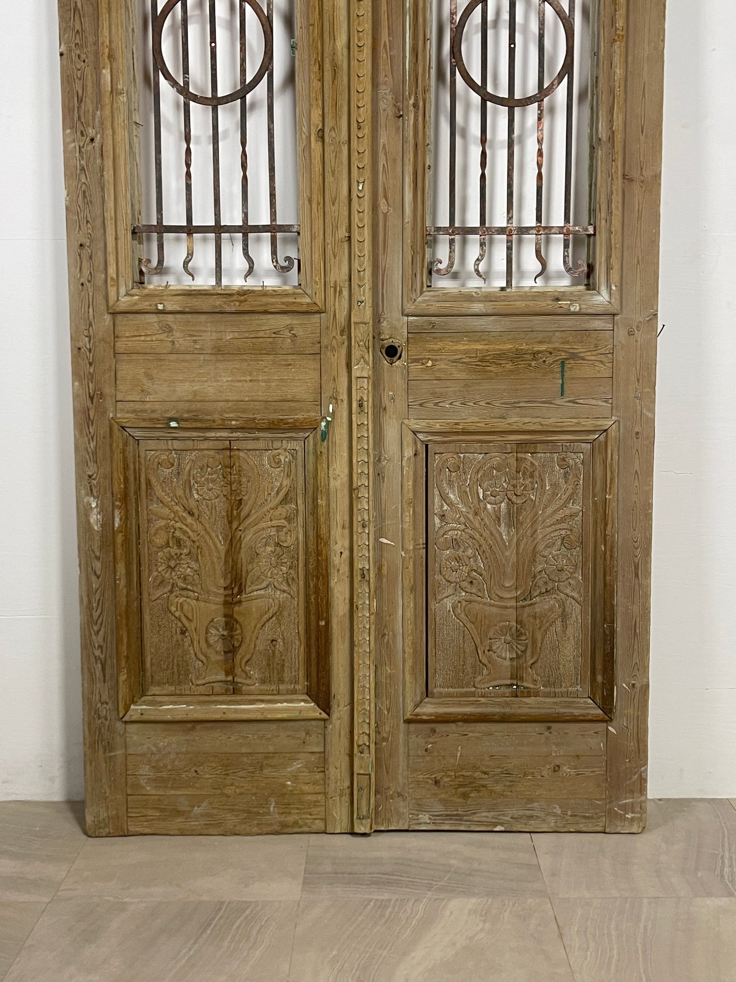 Antique French panel doors with Metal (90.5 x 45.5) O40