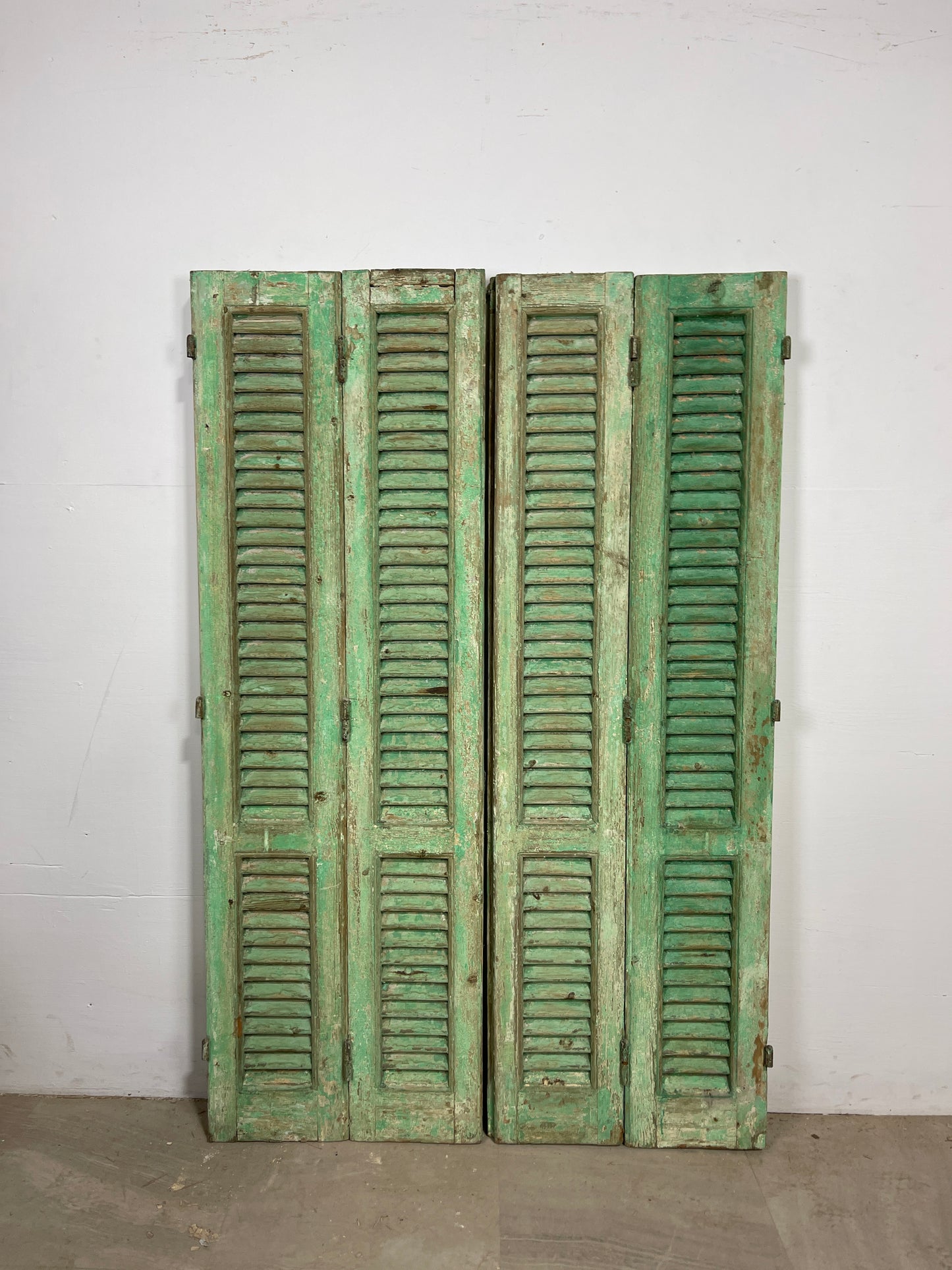 Antique French Shutters - 4 piece set green (62.5x40.75) O998