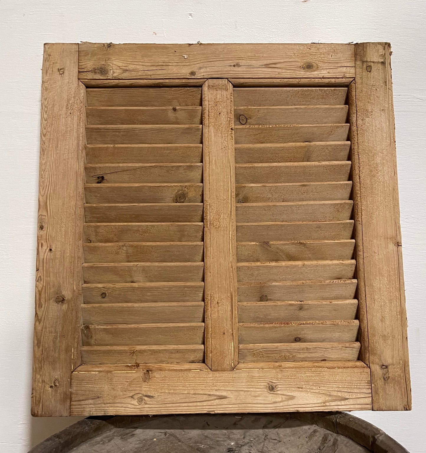 Antique French Shutters (22.5x21.75) J502