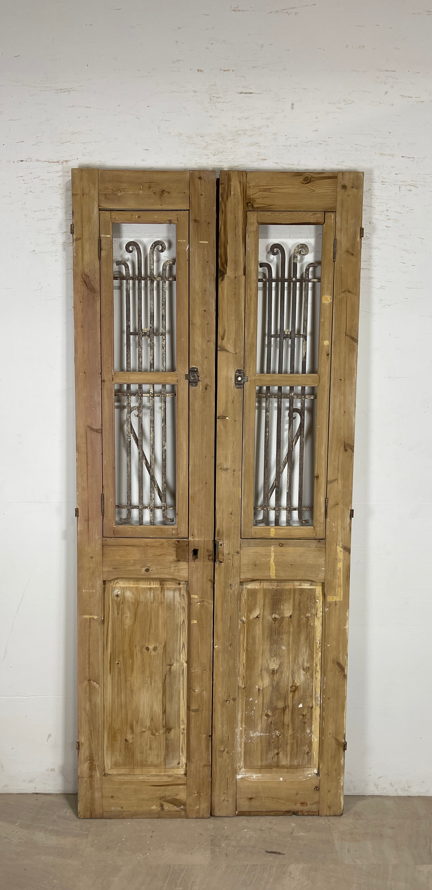 Antique French panel doors with Metal (96x41) P86