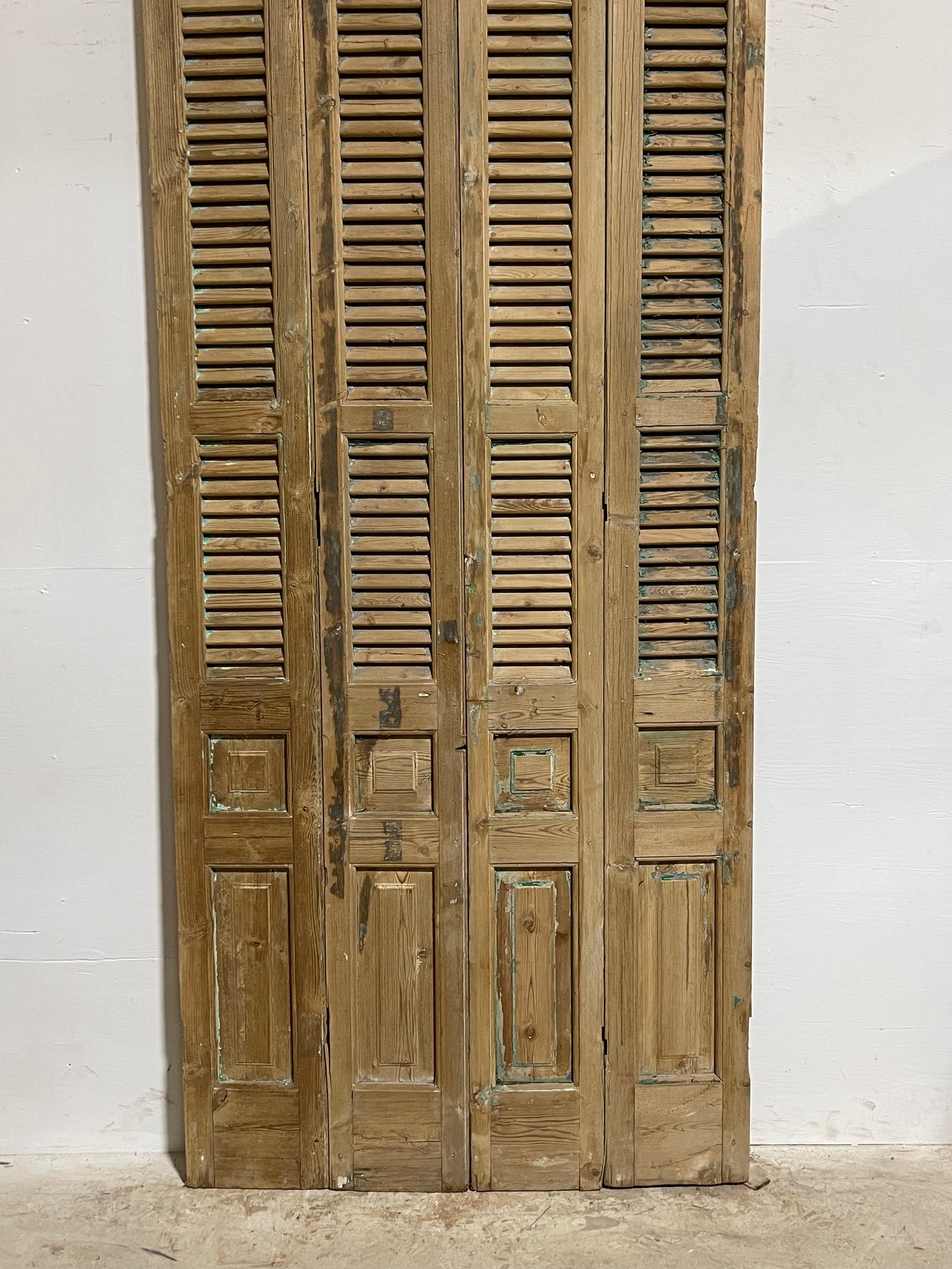 Antique French Shutters (119x43.75) J052A