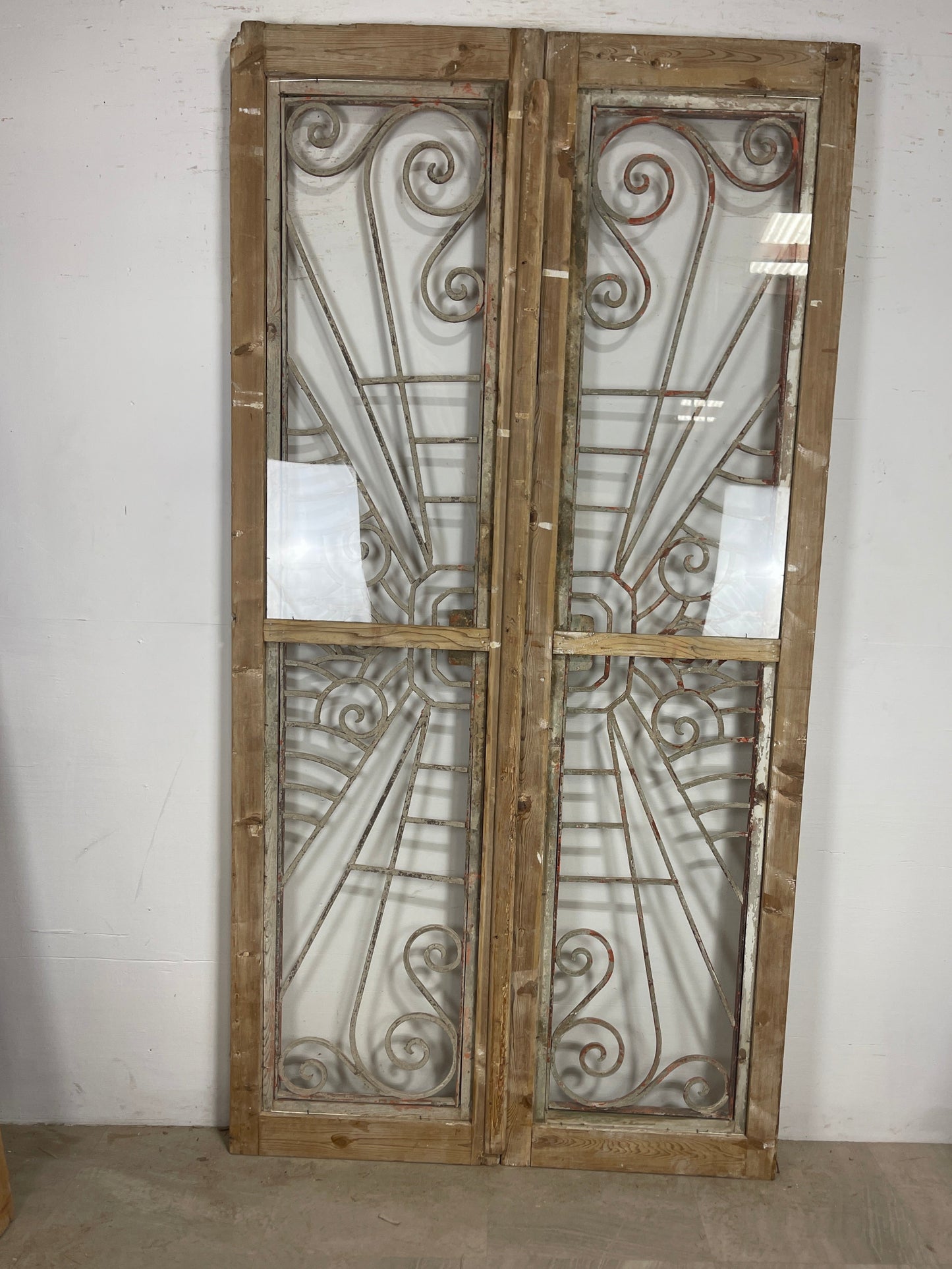 Antique French panel doors with Glass and metal (95 x 50) P2