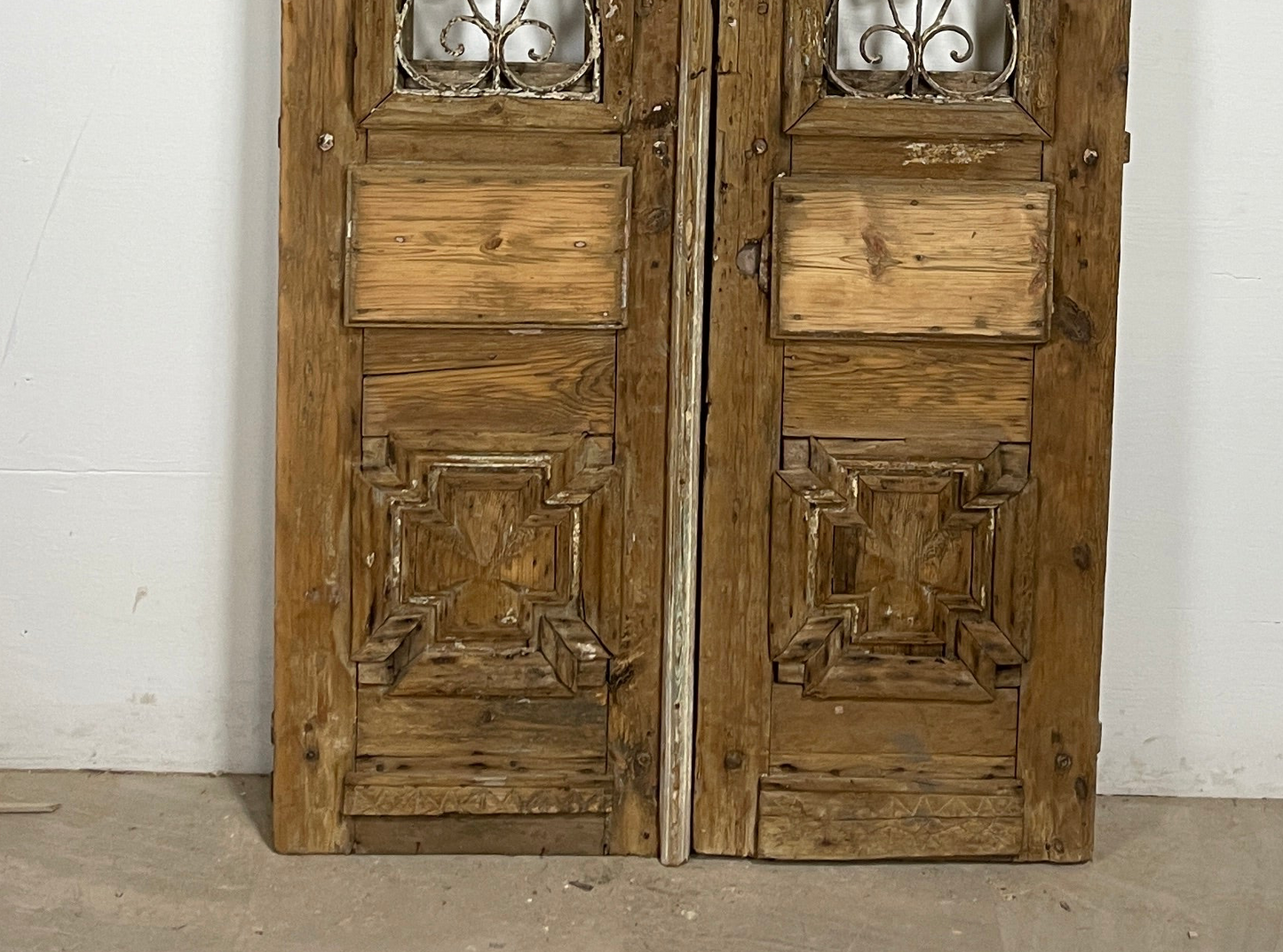 Antique French panel doors with Metal (95x41) P96