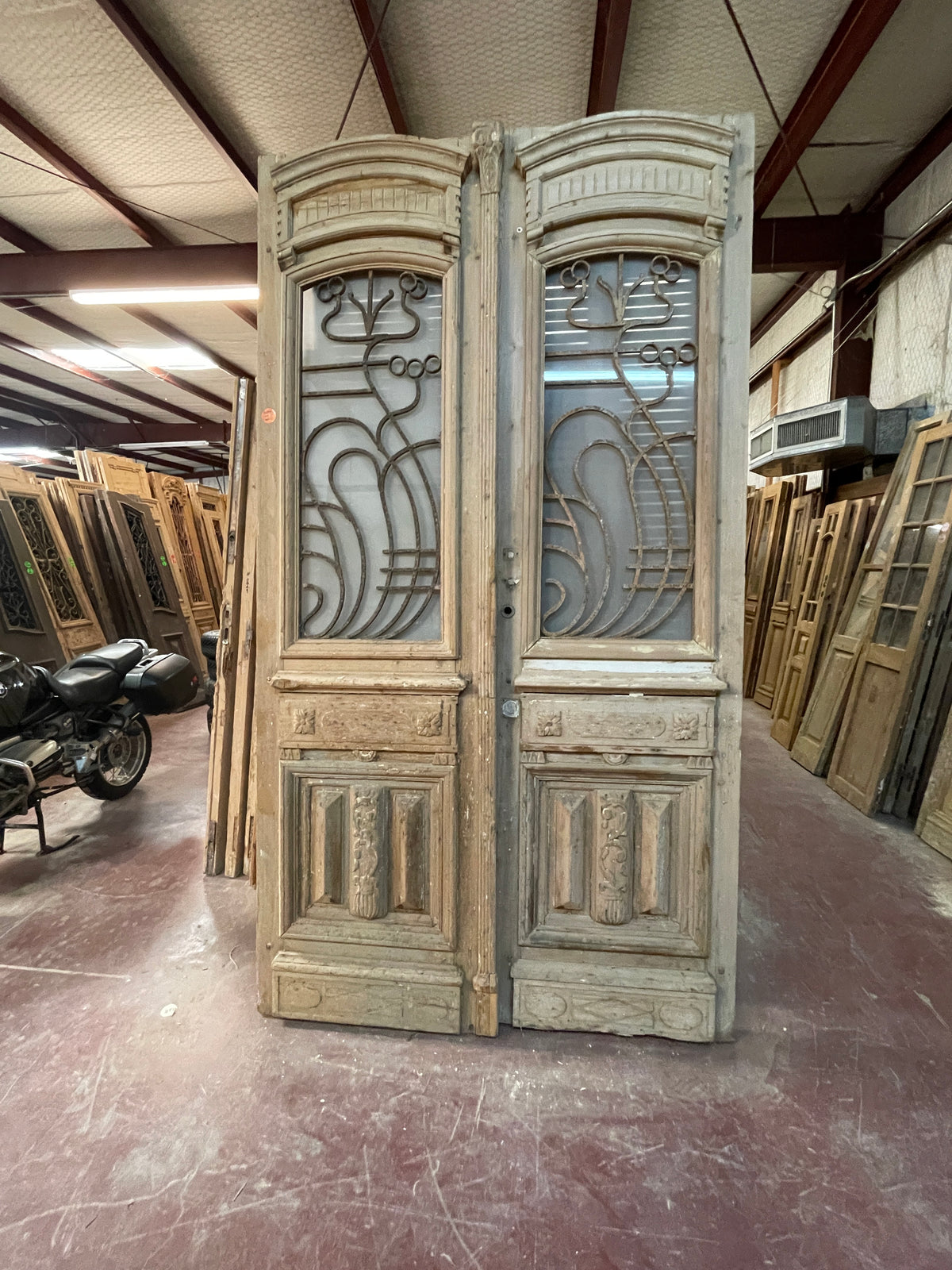 Antique French panel doors with Metal (114x64) O560