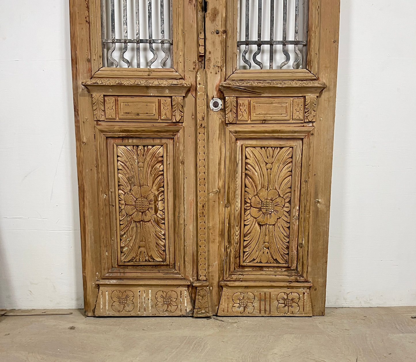 Antique French panel doors with Metal (93x47) P90