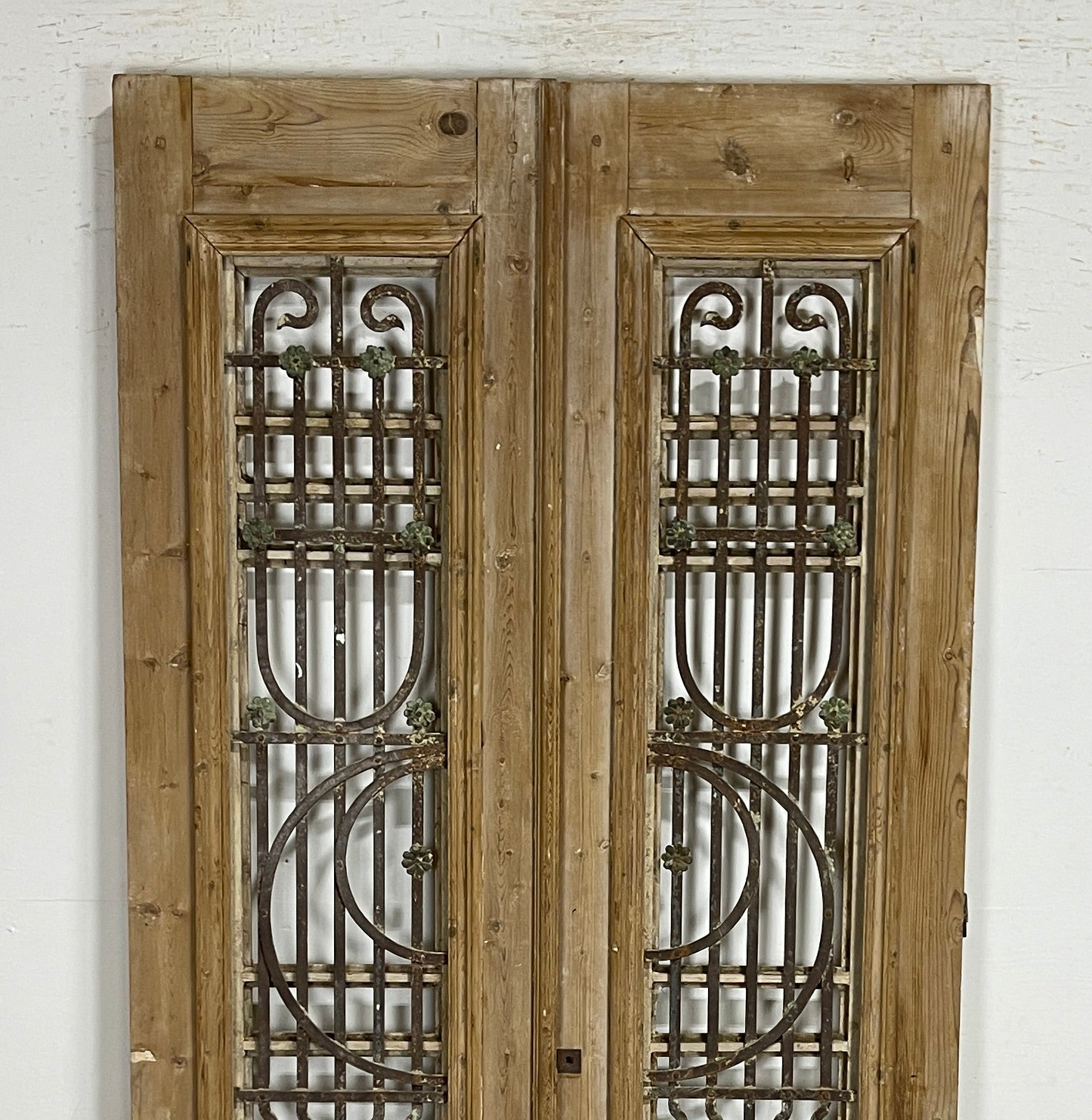 Antique French panel doors with Metal (92x47) P101