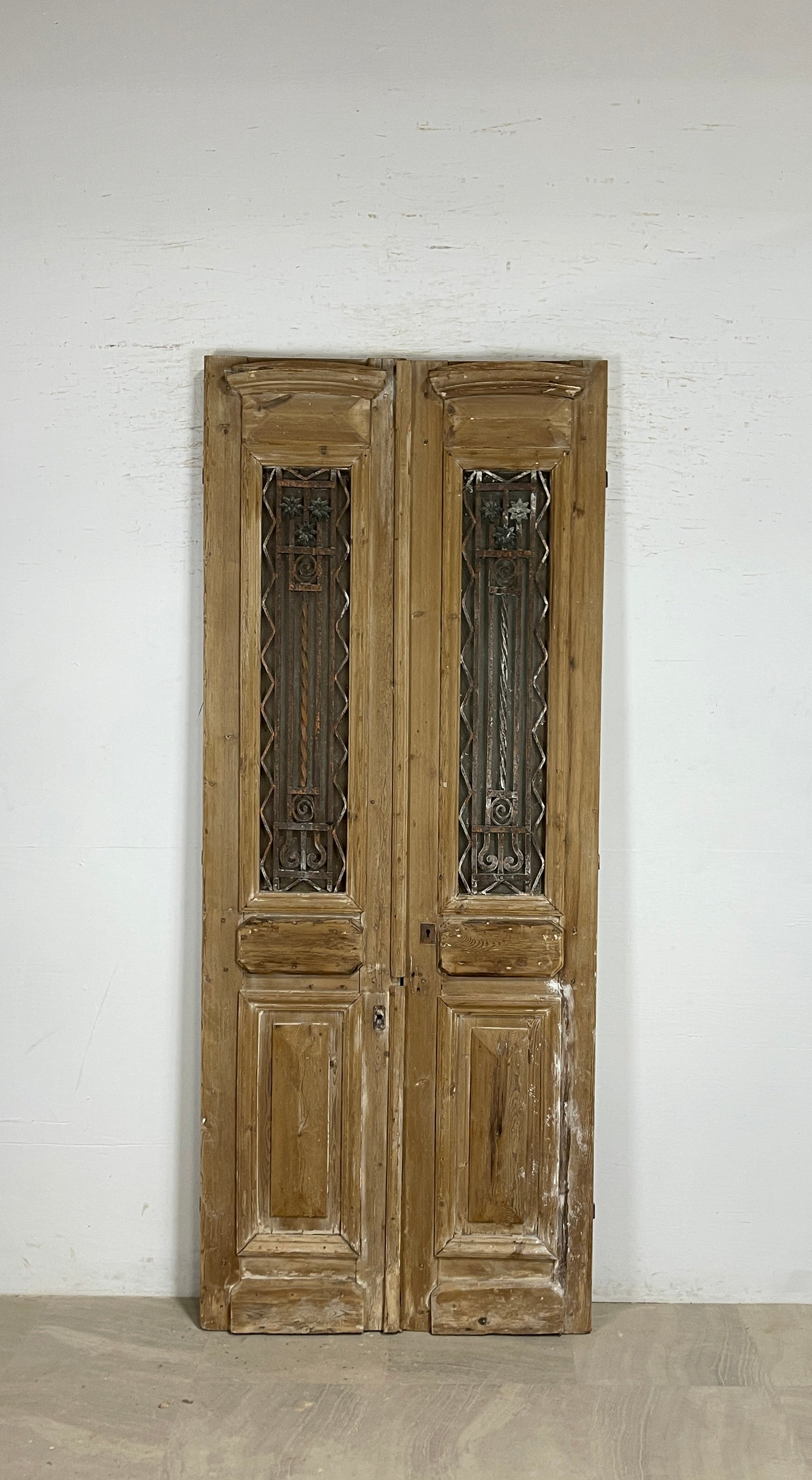 Antique French panel doors with Metal (96x39.5) P111