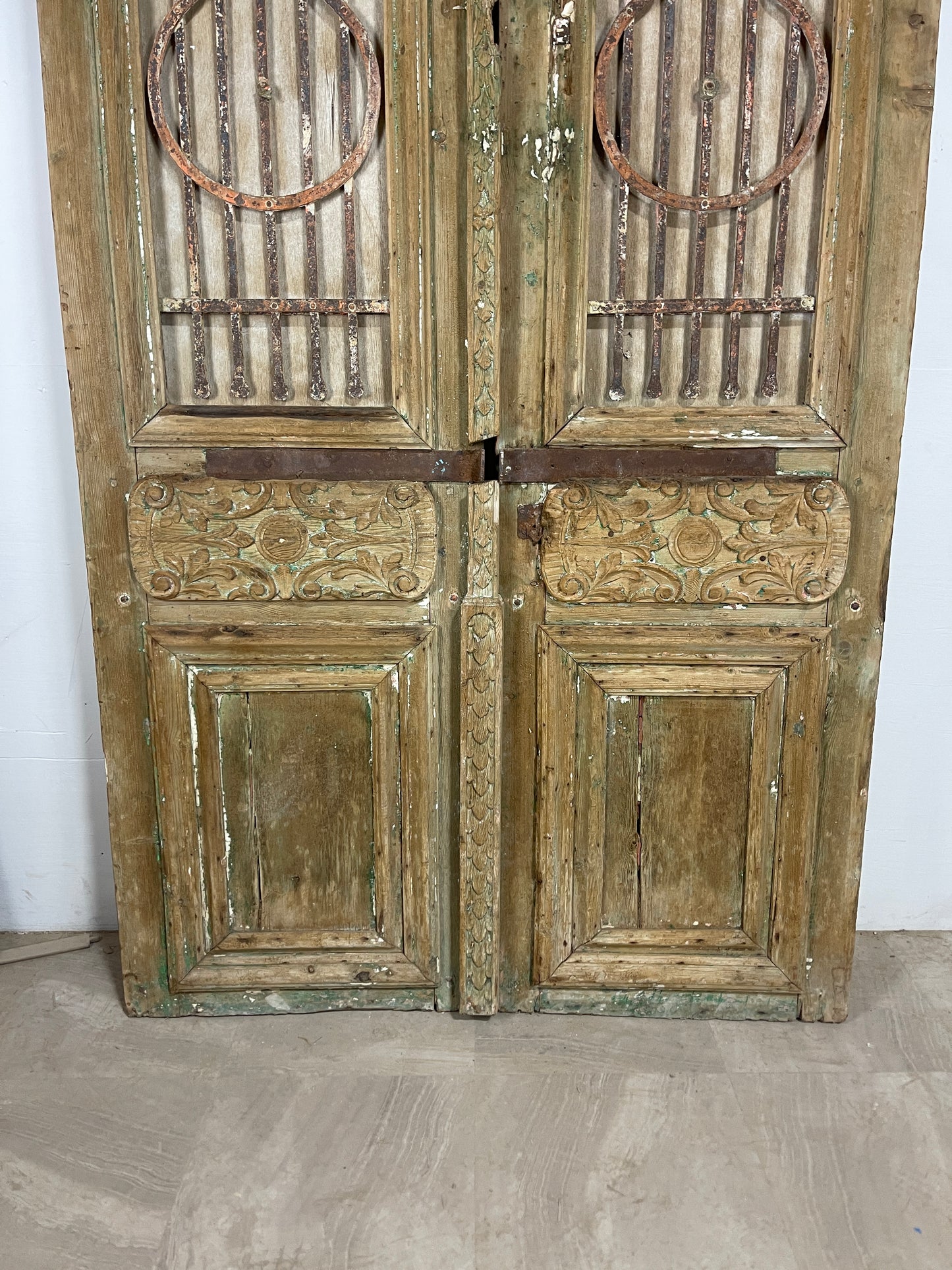 Antique French panel doors with Metal (108 x 55.5) P65
