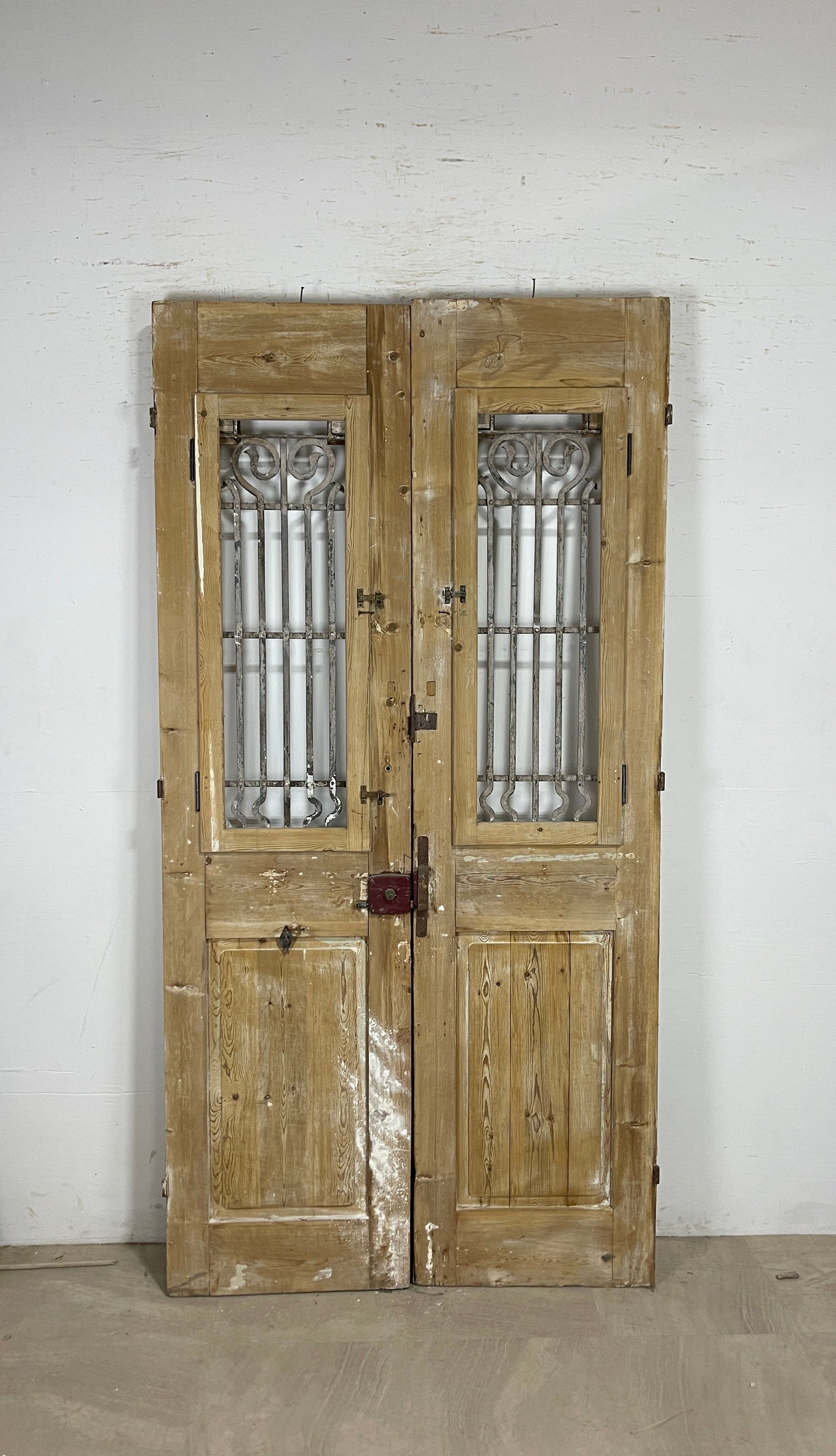 Antique French panel doors with Metal (93x47) P90