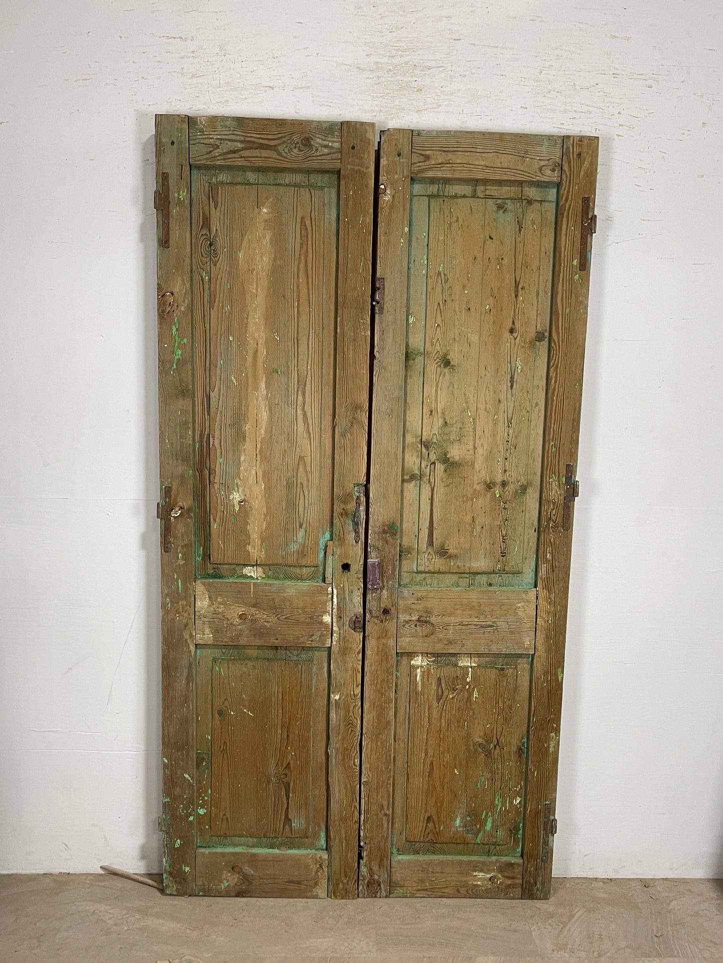 Antique French panel doors with Carvings (88.5 x 47) P30