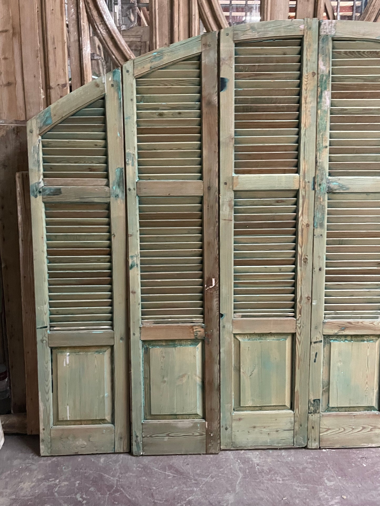 Antique French Arched Shutters (78.75x101.75) J055