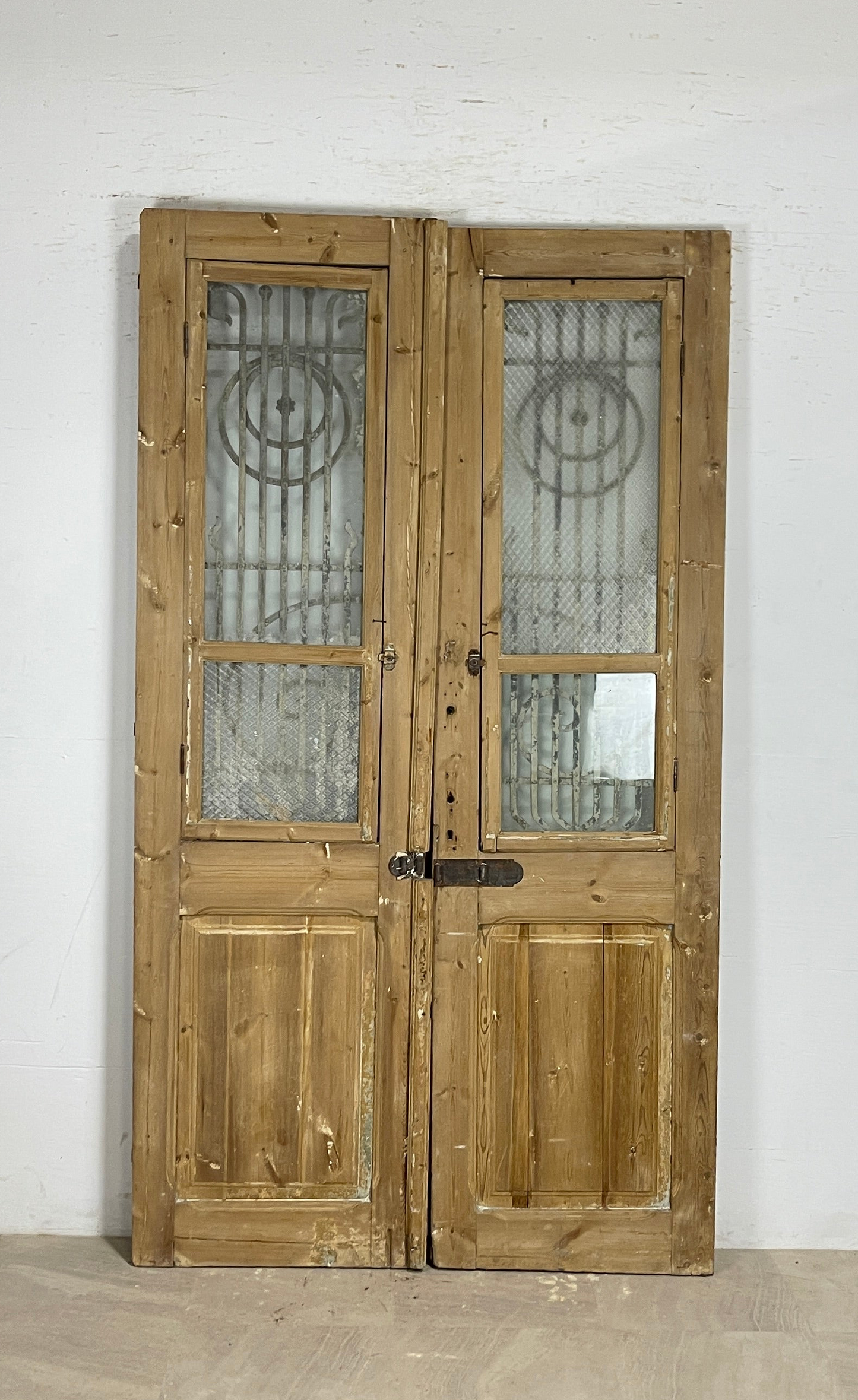 Antique French panel doors with Metal (95x53) P120