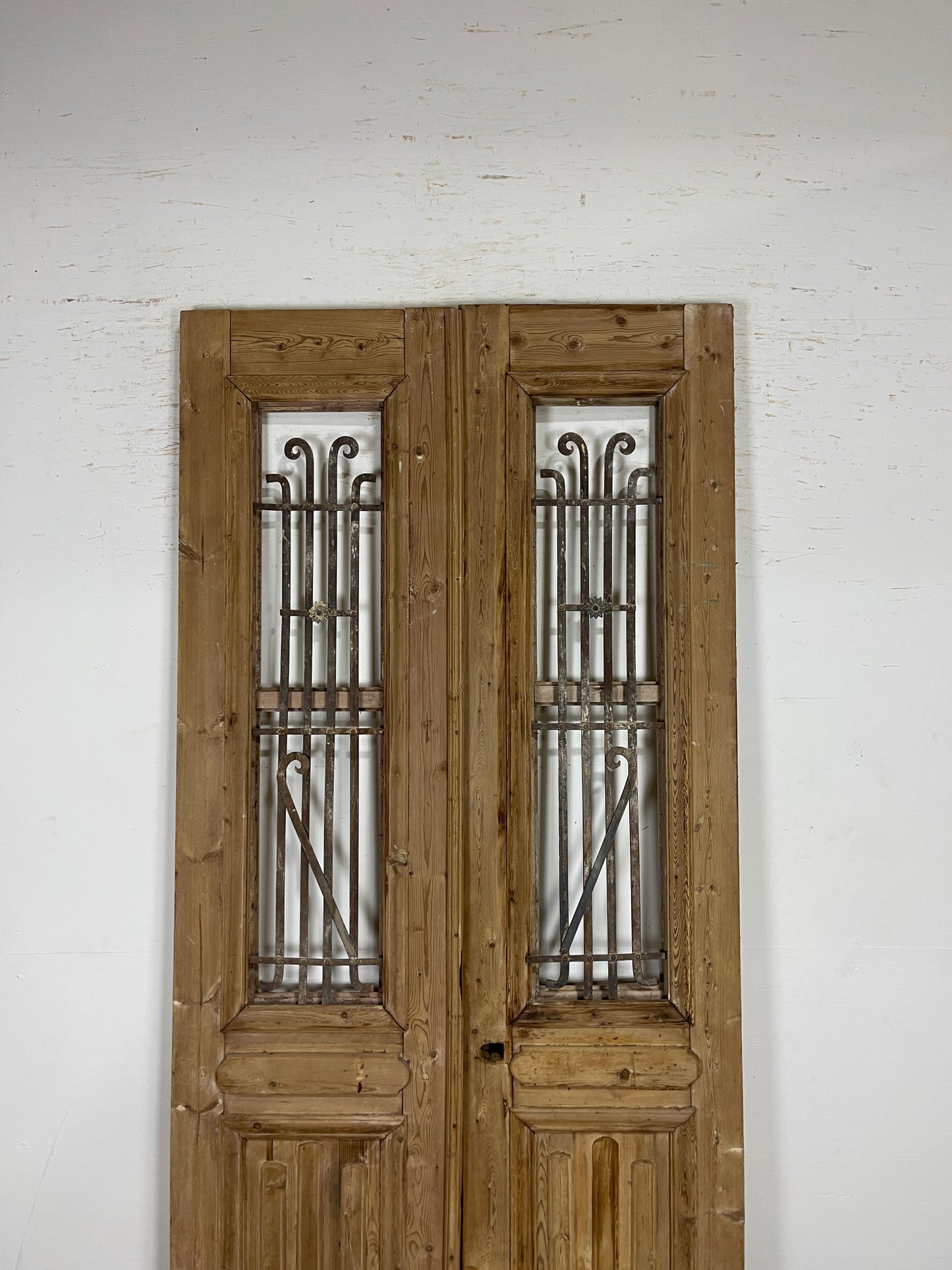 Antique French panel doors with Metal (96x41) P87