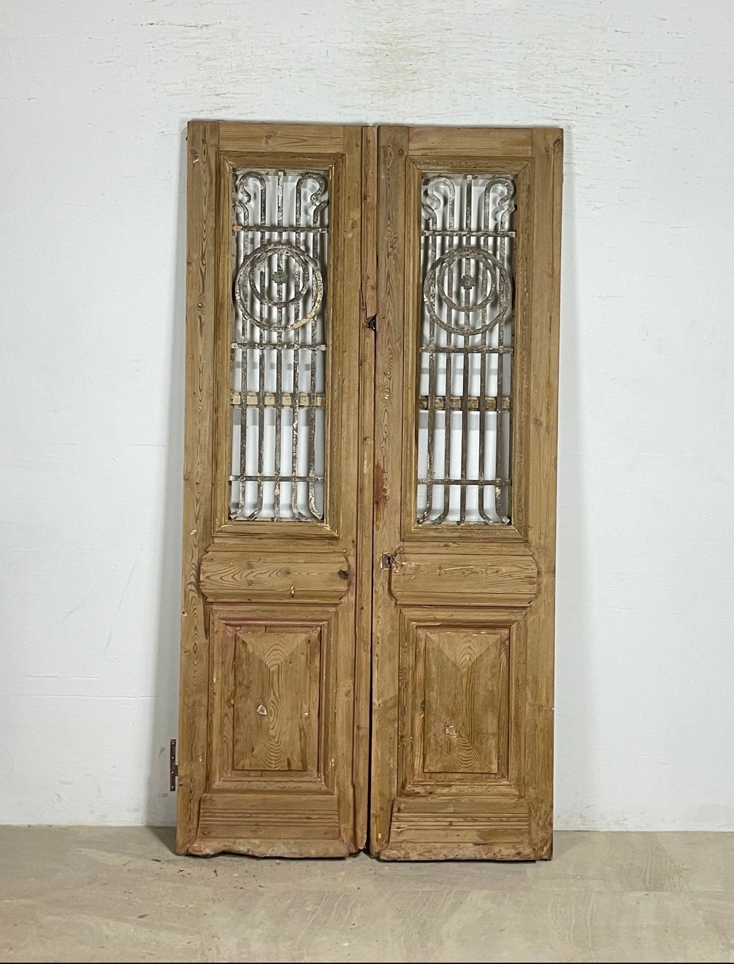 Antique French panel doors with Metal (87x44.5) P114