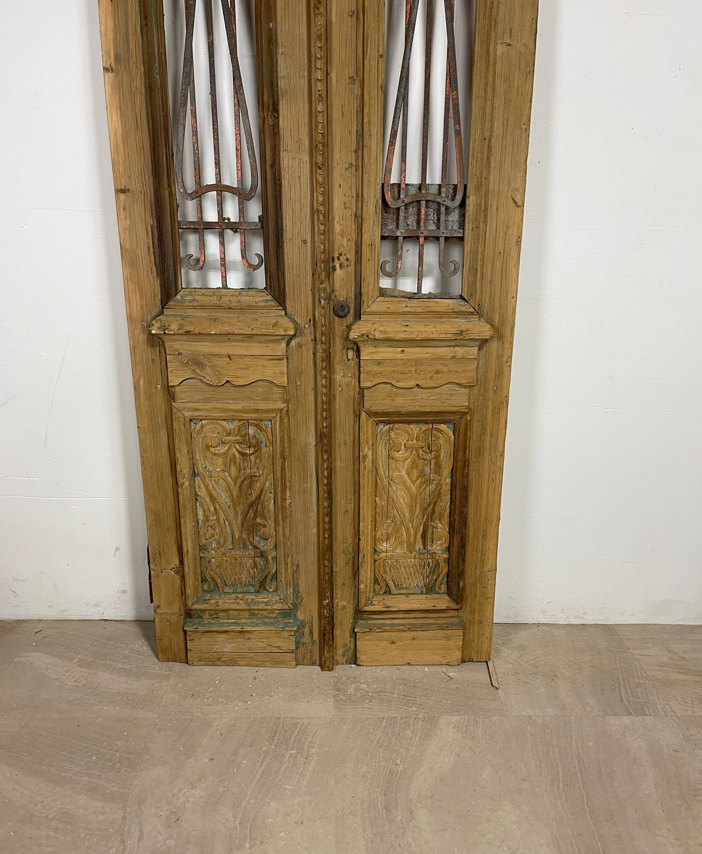 Antique French panel doors with Metal (96x39) P85