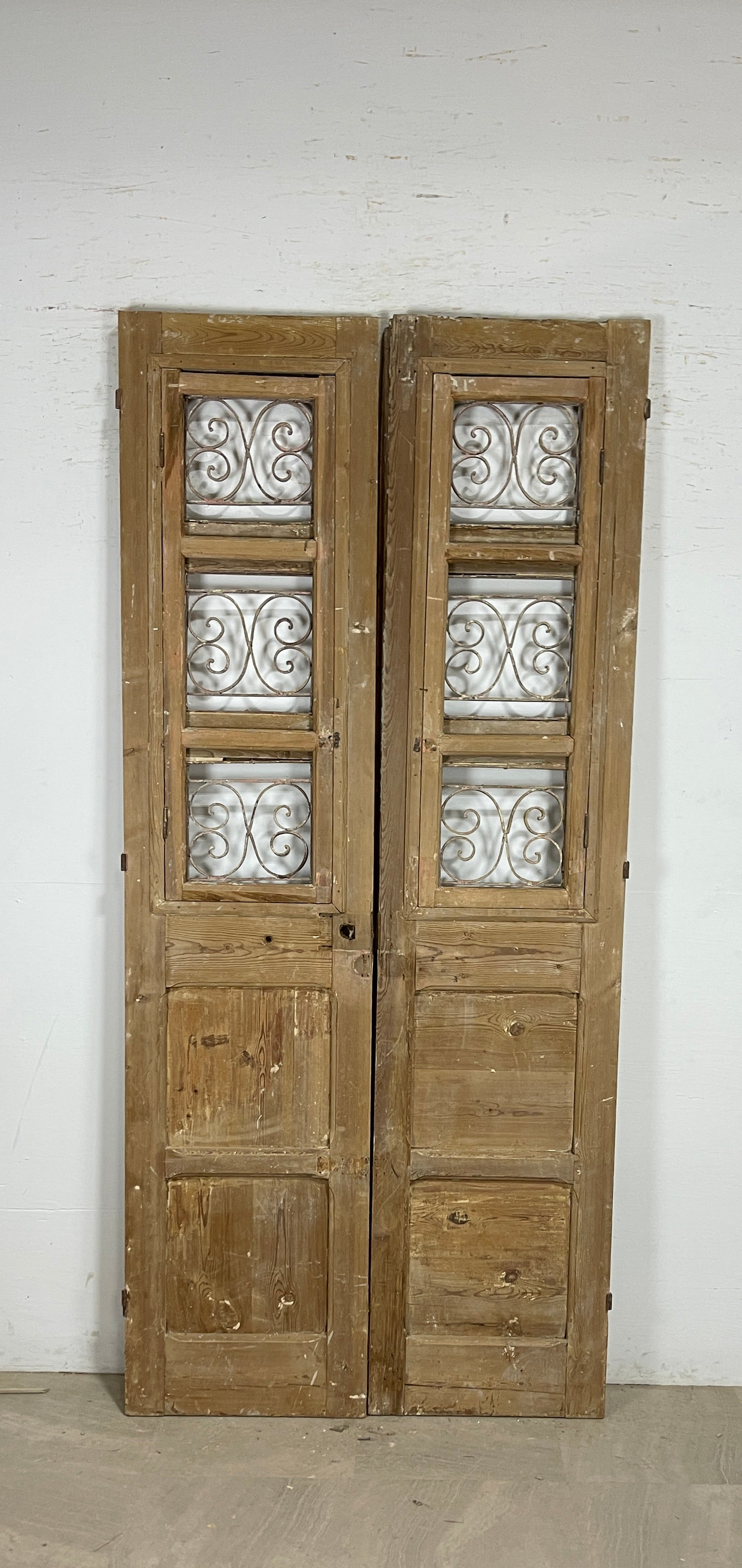 Antique French panel doors with Metal (96.5x44.5) P94