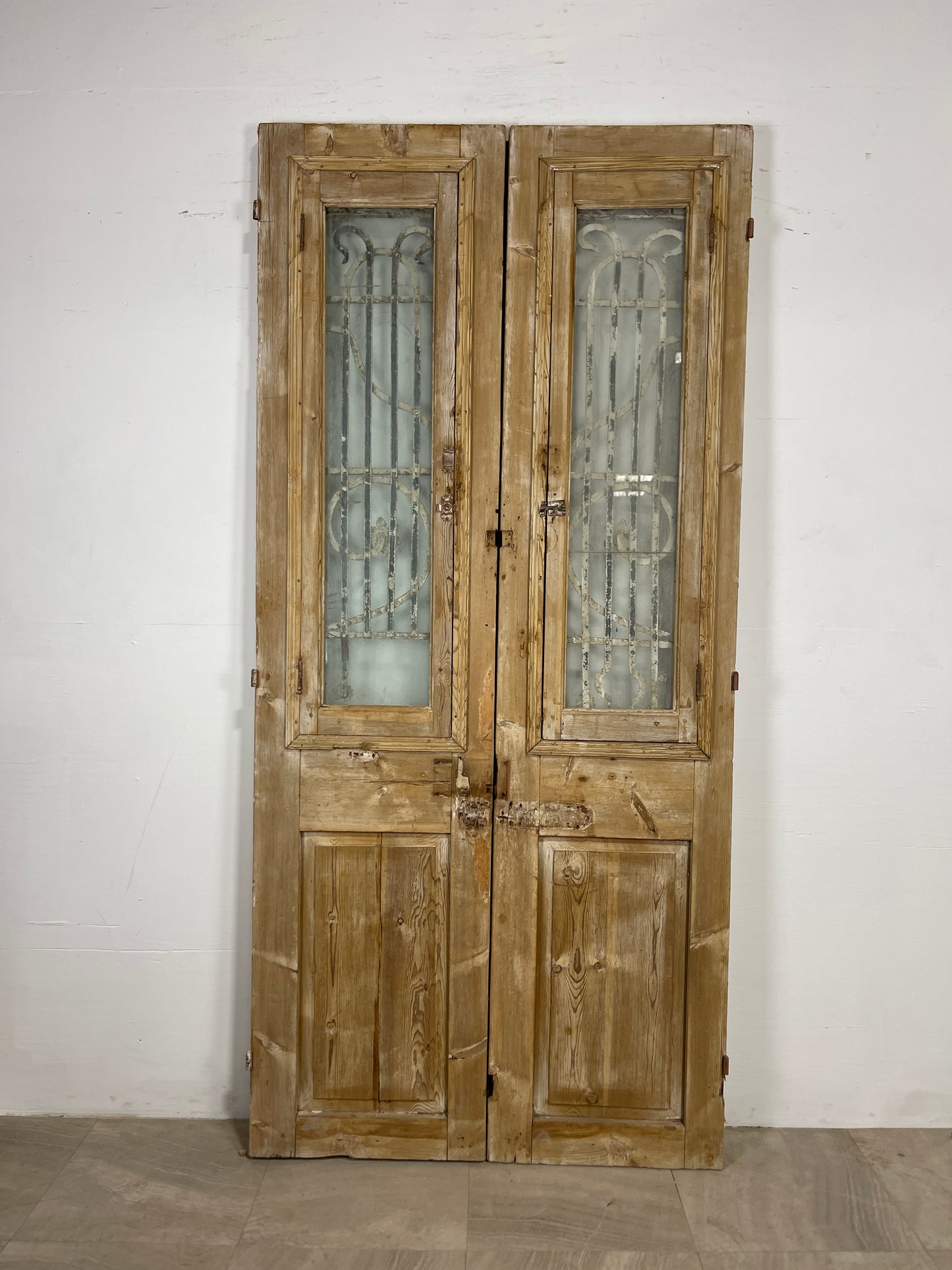 Antique French panel doors with Metal (91.5 x 42.5) O34