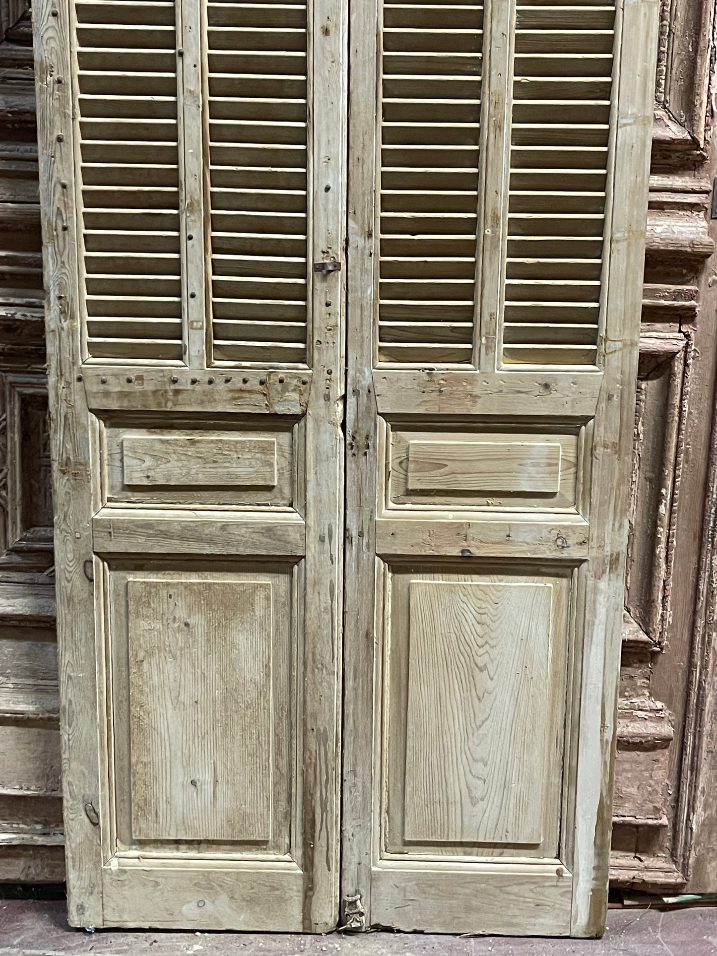 Antique French Shutters (116.25x40) J058