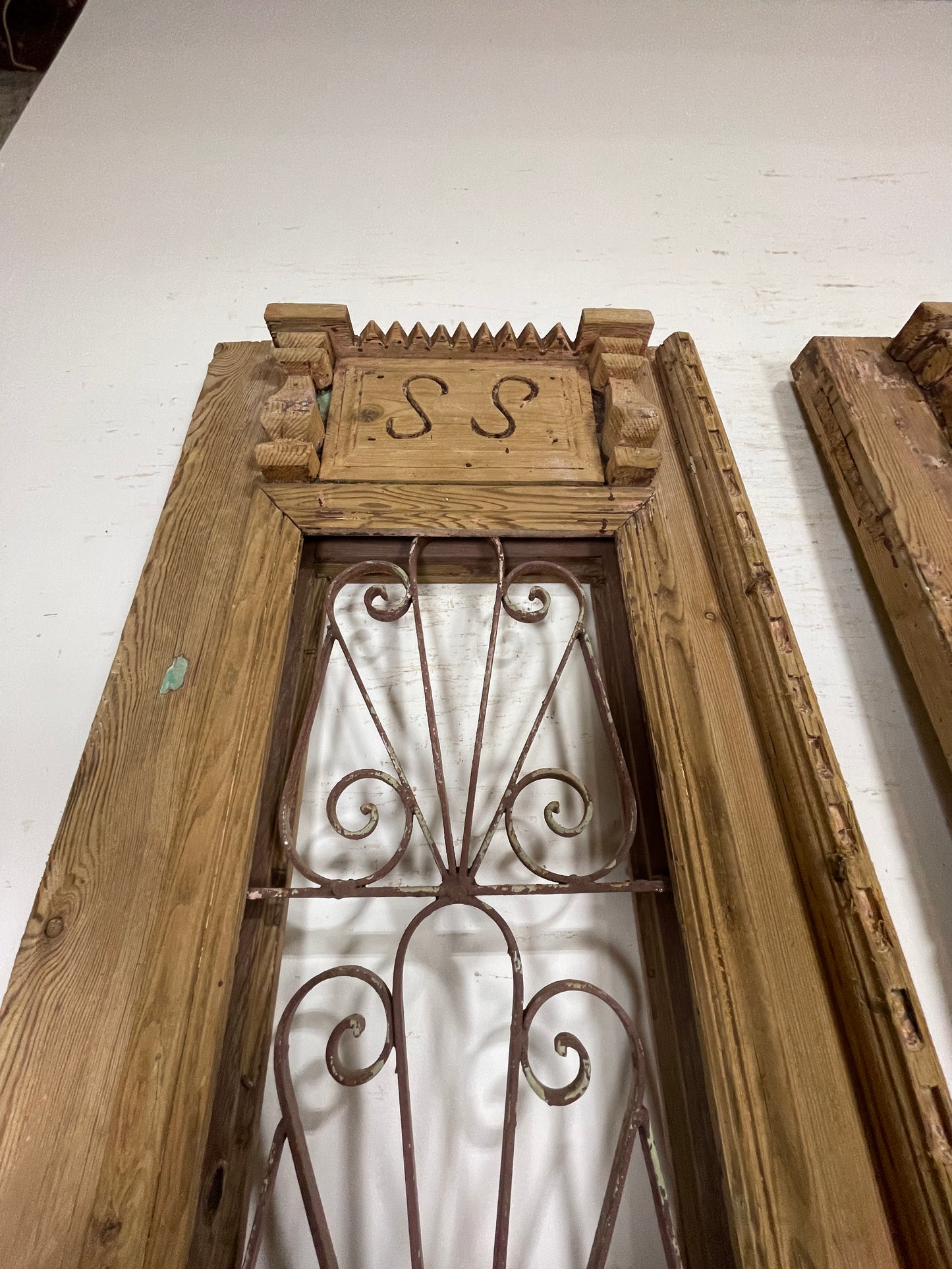 Antique French panel doors with Metal (100x47) P119