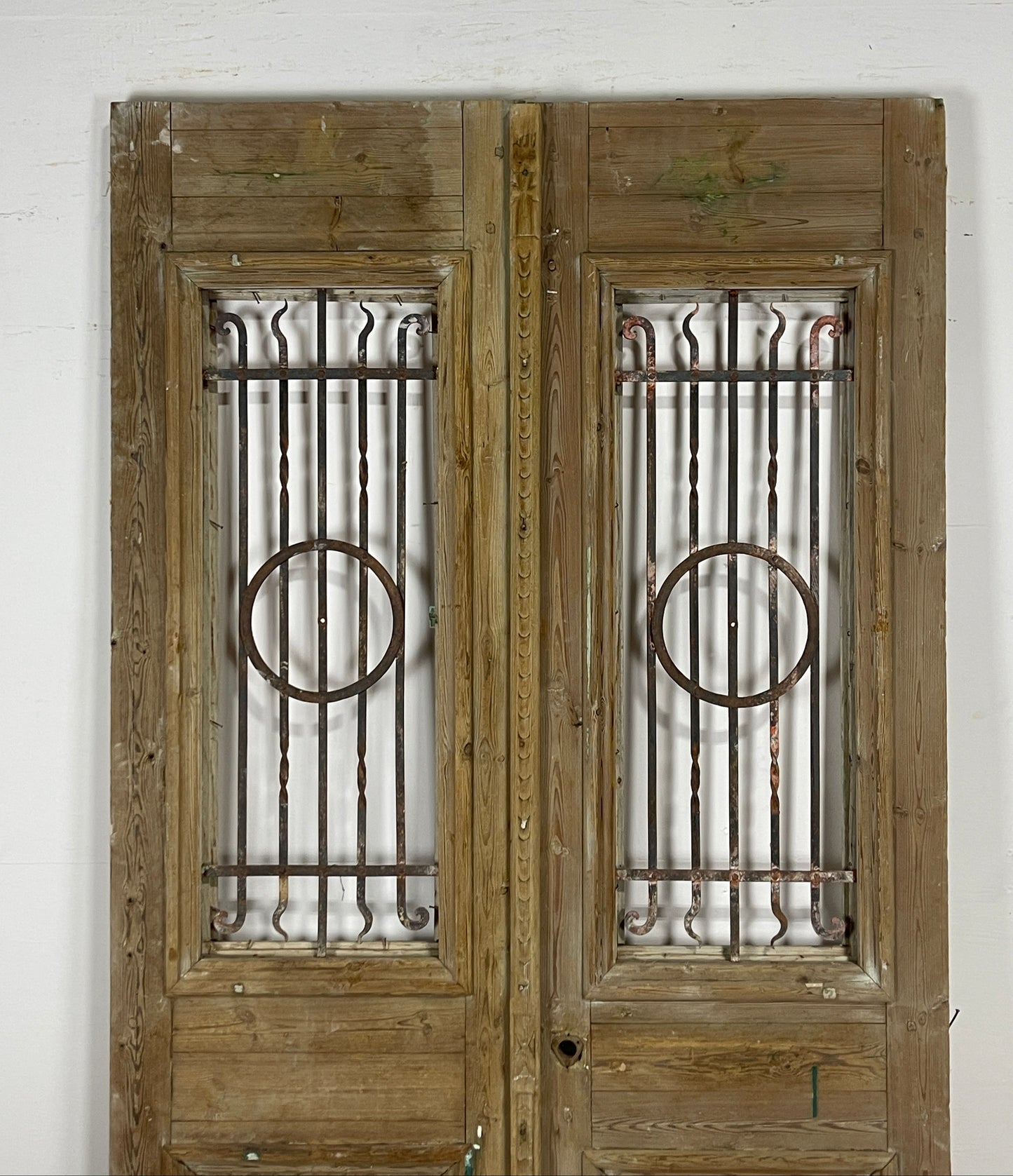 Antique French panel doors with Metal (90.5 x 45.5) O40