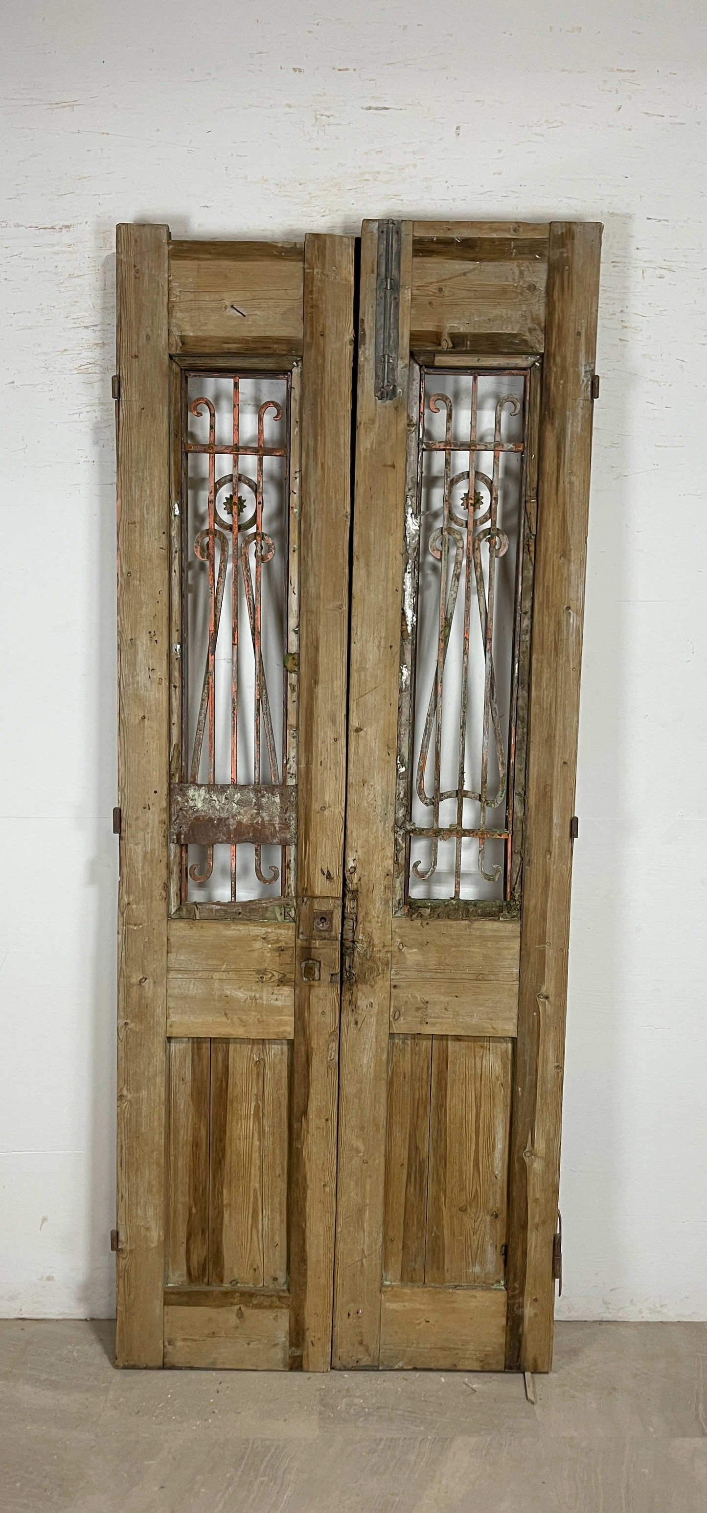 Antique French panel doors with Metal (96x39) P85