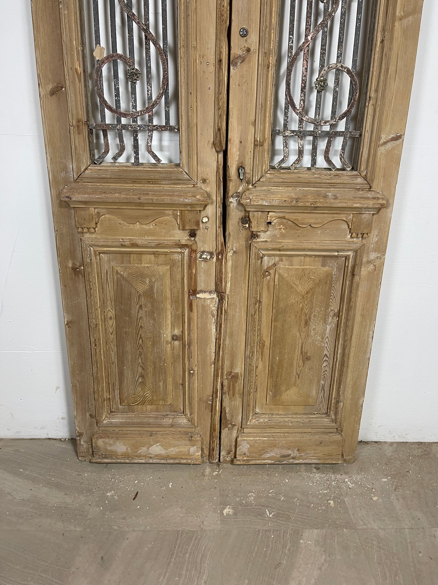 Antique French panel doors with Metal (94x44.5)P77