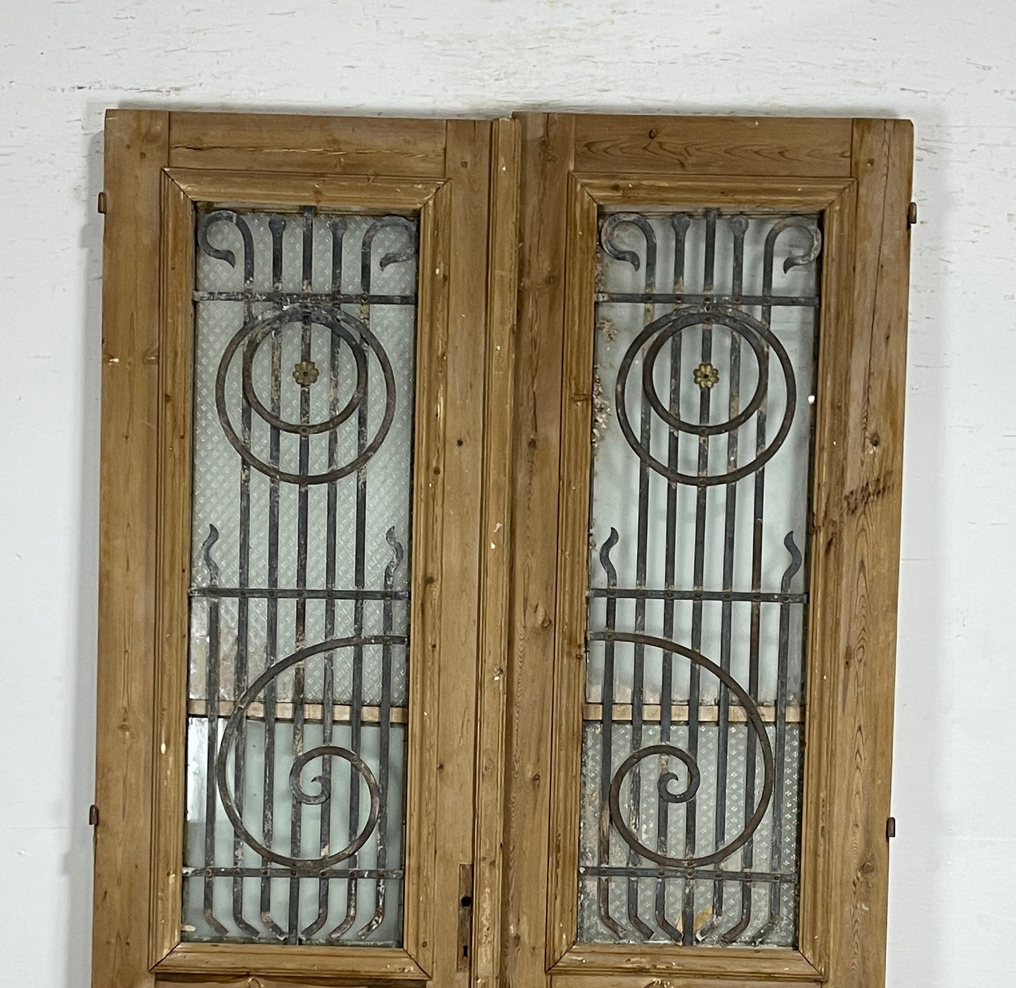Antique French panel doors with Metal (95x53) P120
