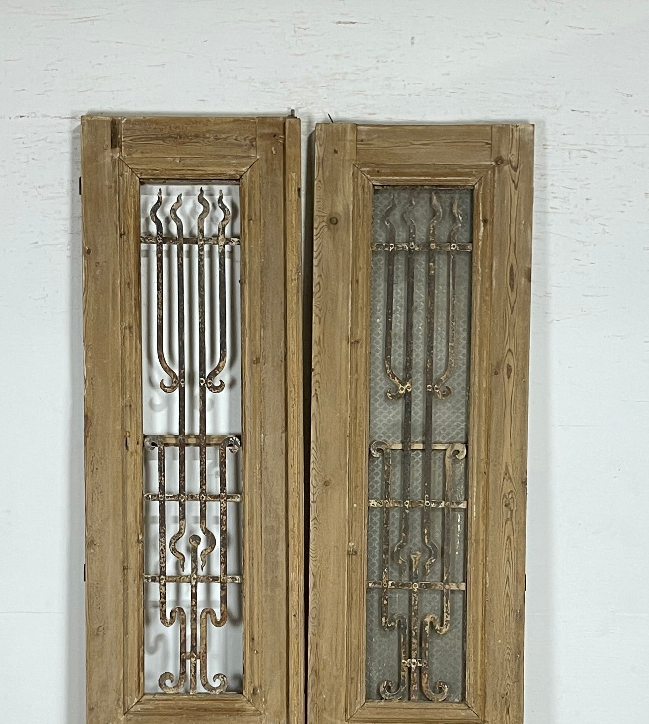 Antique French panel doors with Metal (96x44) P122