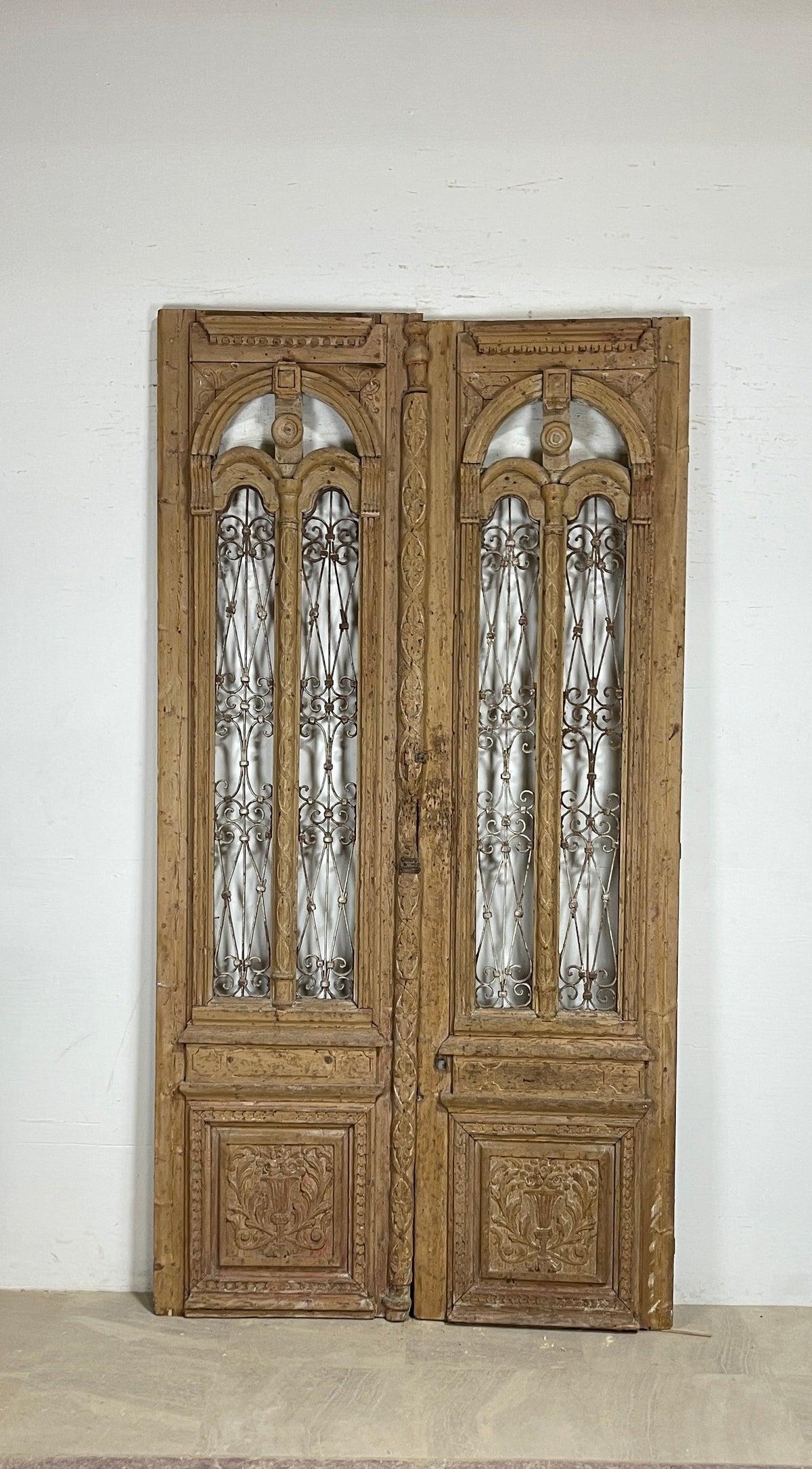 Antique French panel doors with Metal (103x55) P118