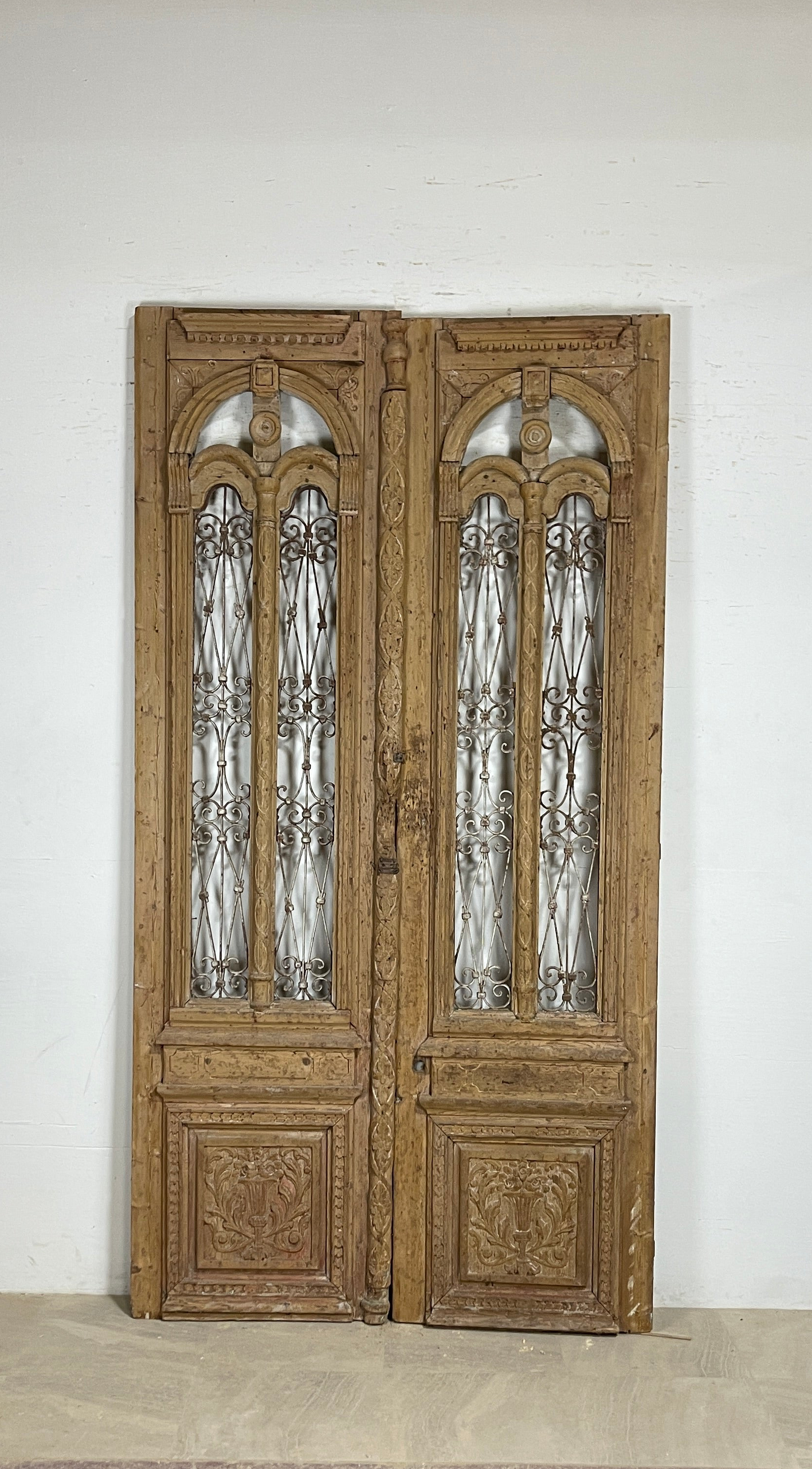 Antique French panel doors with Metal (103x55) P118