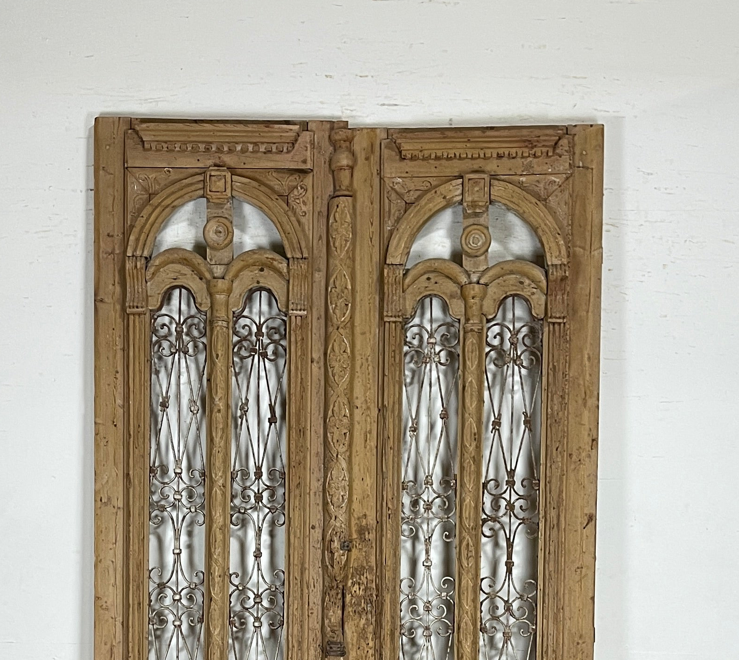 Antique French panel doors with Metal (103x55) P118